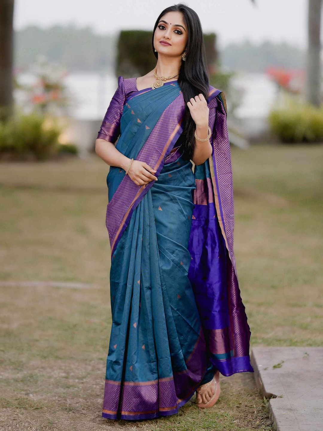 

Krimmple Woven Design Zari Saree, Blue