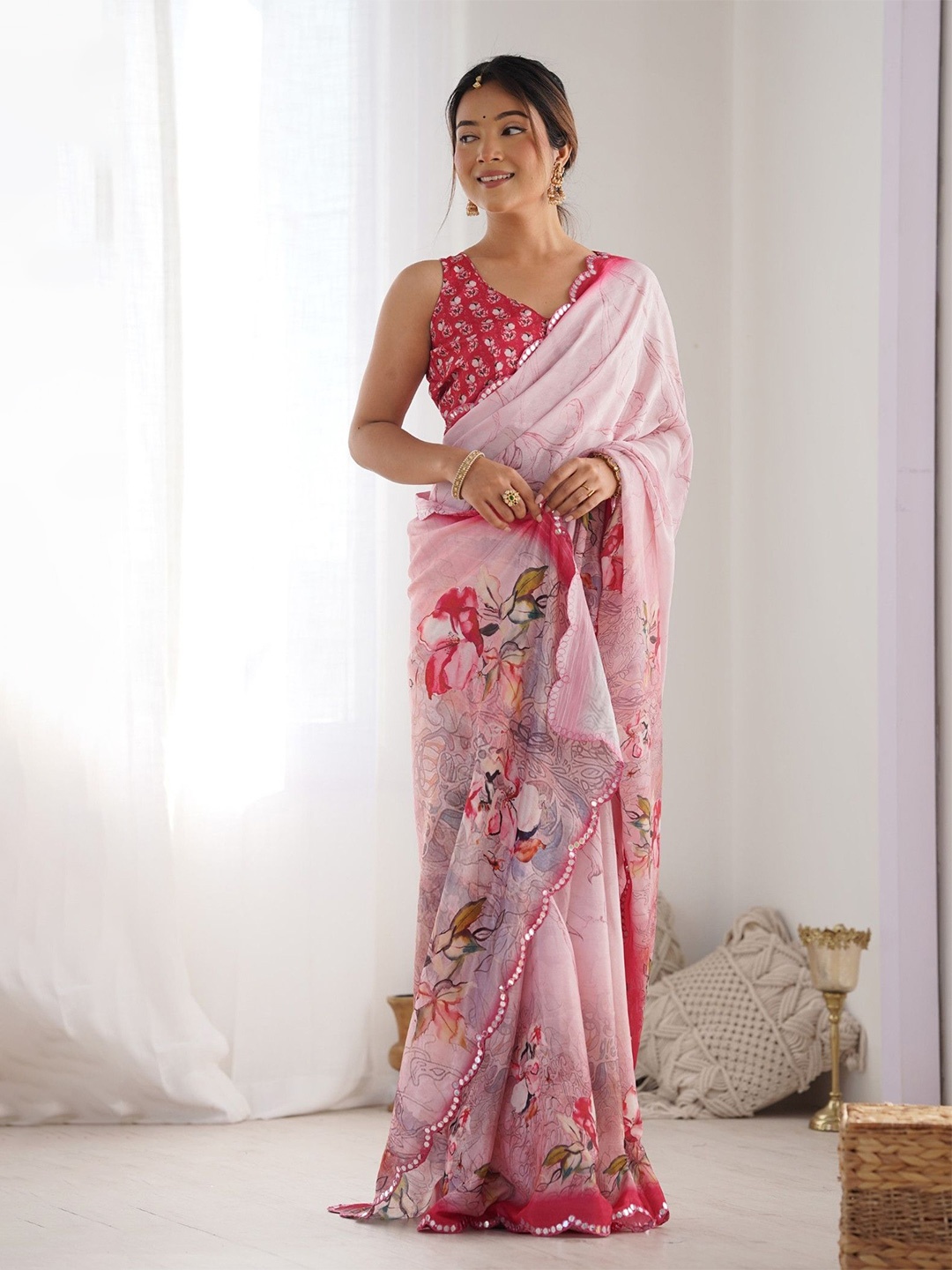 

MySilkLove Floral Printed Saree, Pink