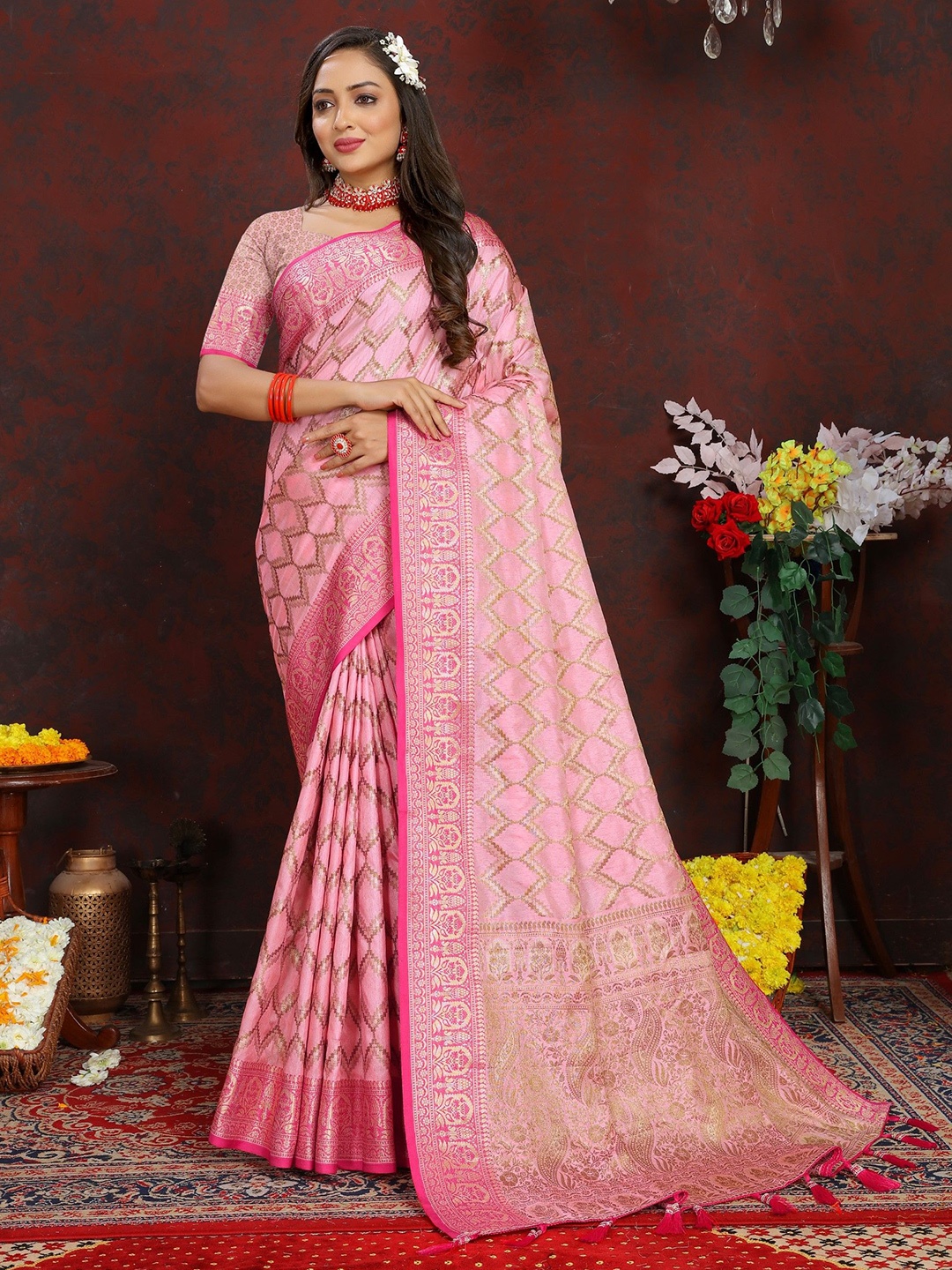 

LeeliPeeri Designer Woven Design Zari Silk Blend Saree, Pink