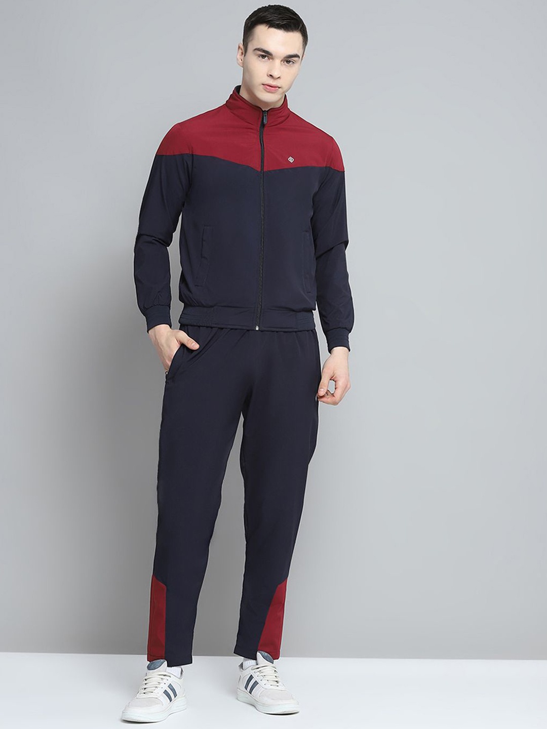 

Cloak & Decker Men Colourblocked Mock Collar Tracksuit, Navy blue