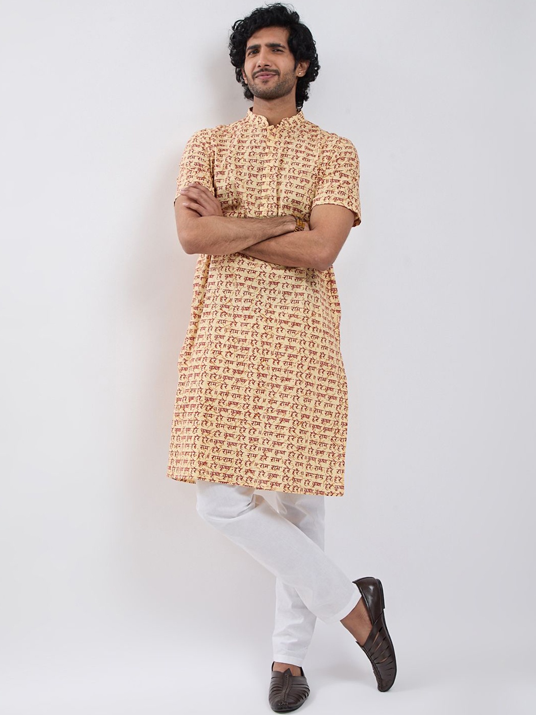 

VASTRAMAY Hare Krishna Hare Ram Printed Pure Cotton Straight Kurta with Pyjamas, Gold