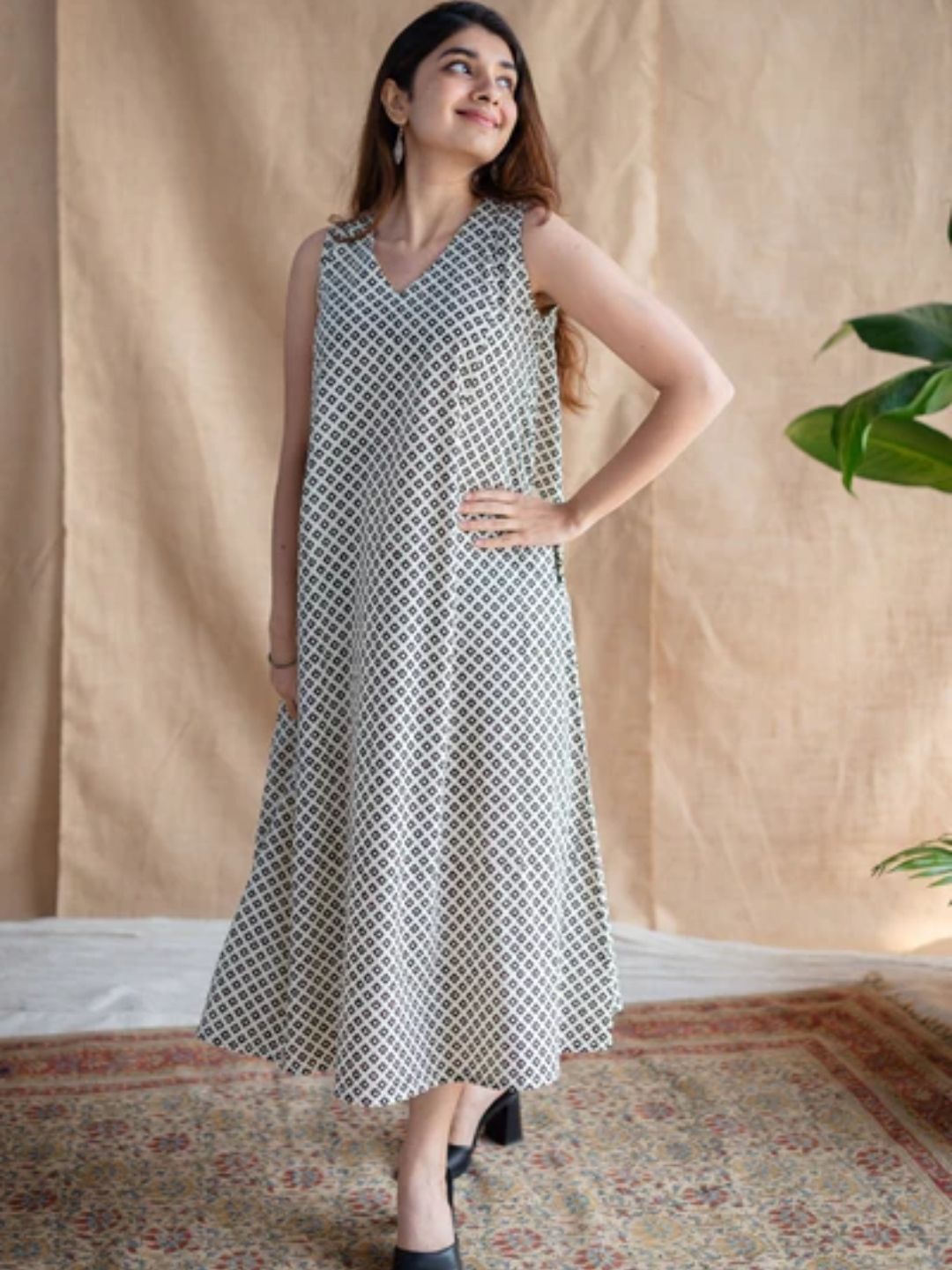 

THE INDIAN ETHNIC CO Print A-Line Midi Dress, Off white