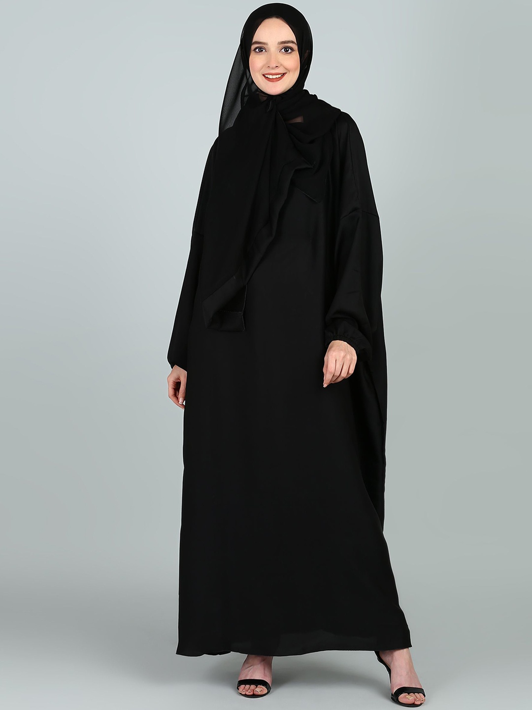 

BROKE BRAND Round Neck Kaftan Abaya, Black