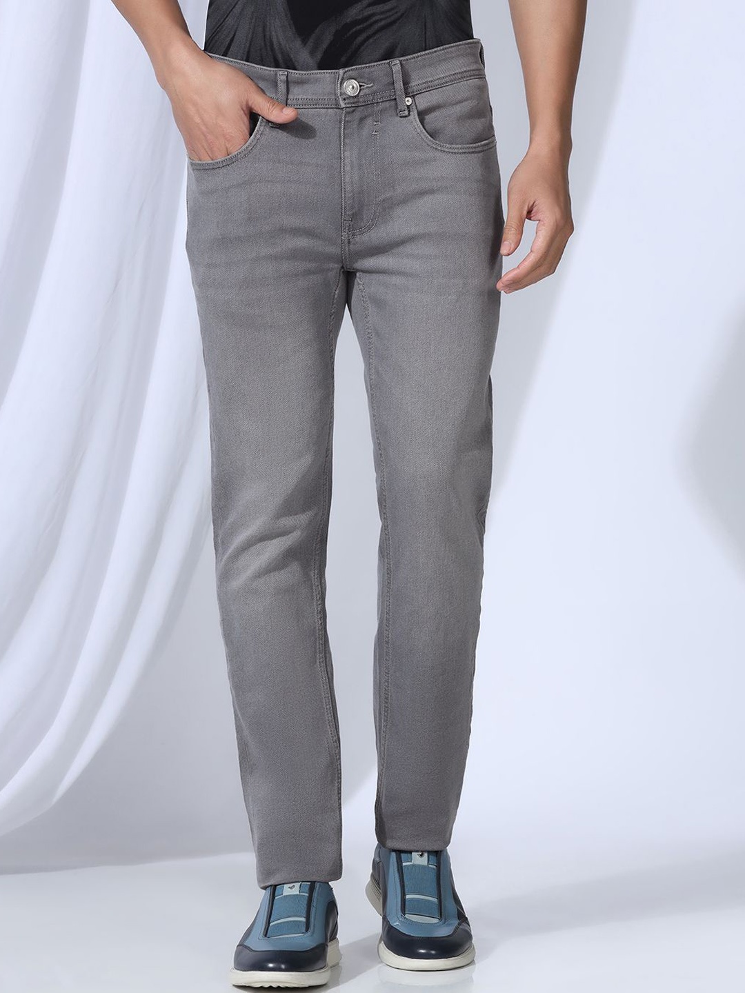 

Blackberrys Men Yonk Mid-Rise Slim Fit Jeans, Grey