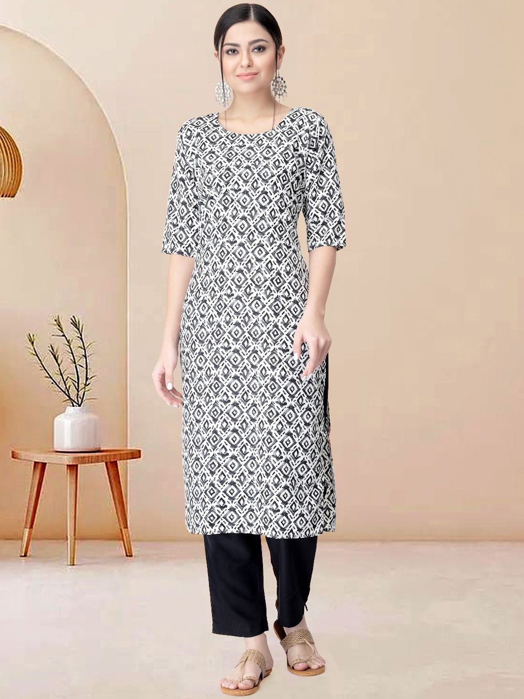

Moda Rapido Geometric Printed Round Neck Straight Kurta With Trouser, Black