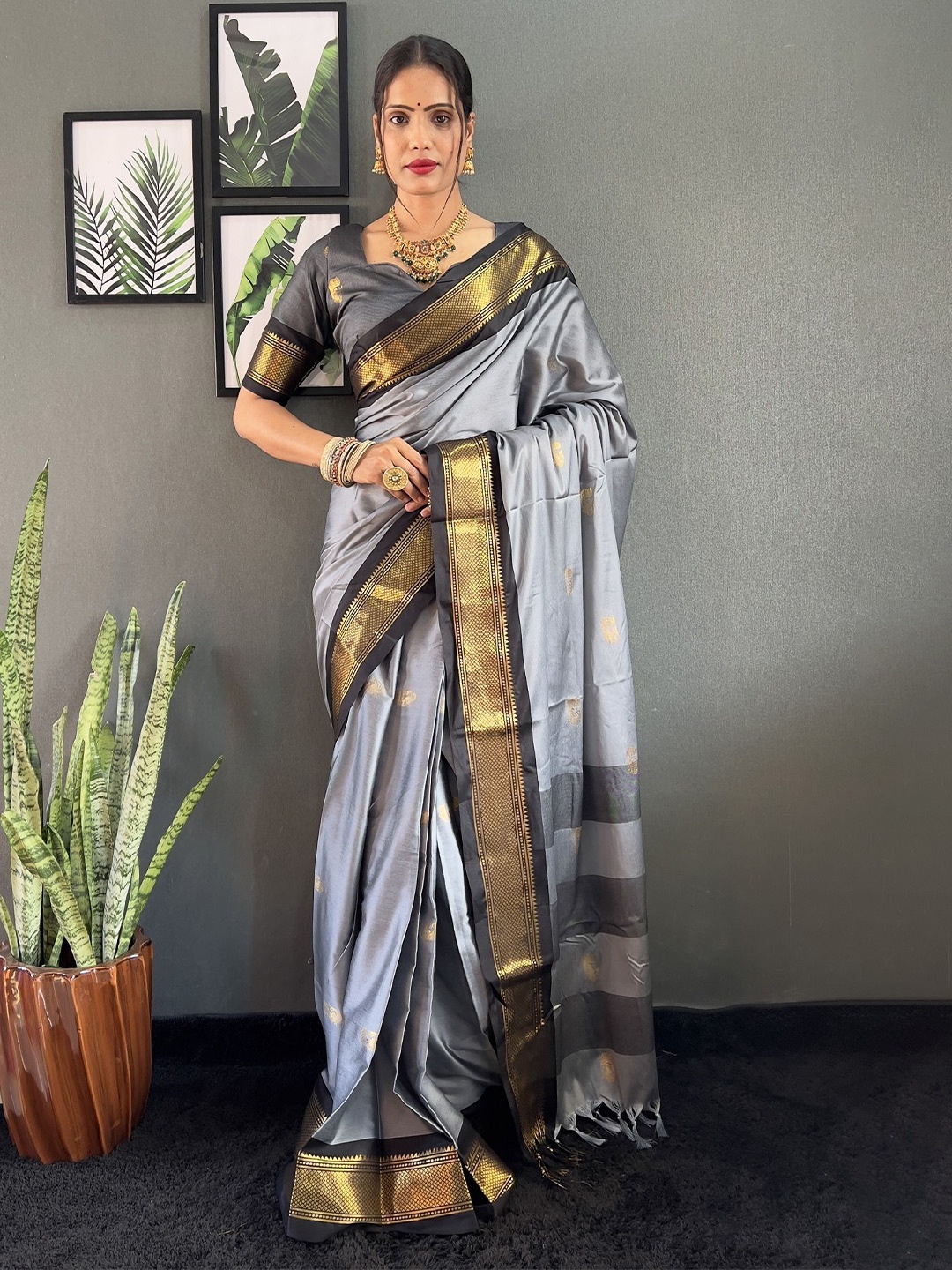 

LADY SHOPI Ethnic Motifs Zari Silk Cotton Ready to Wear Kanjeevaram Saree, Grey