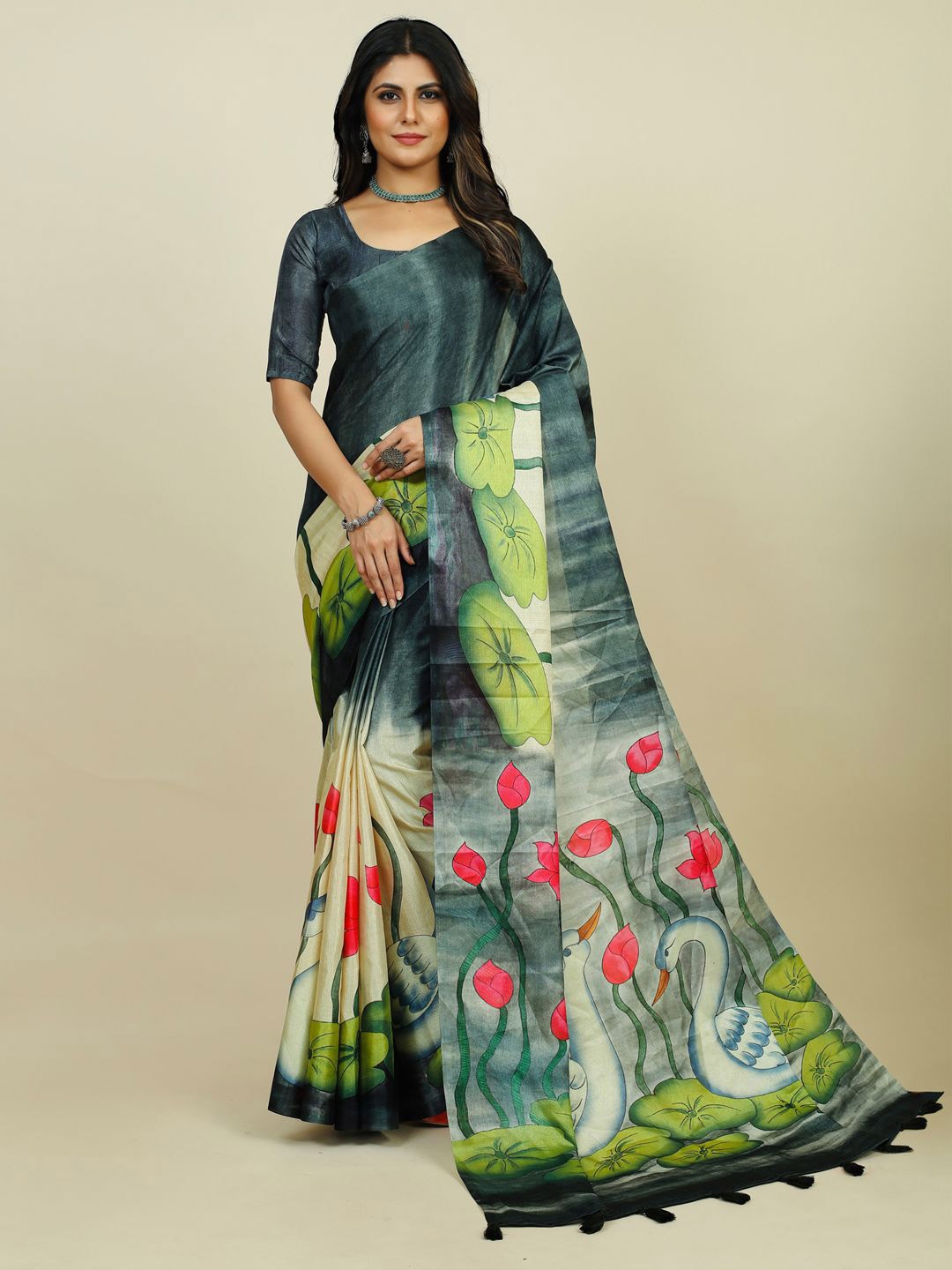 

KALINI Floral Printed Tussar Saree with Blouse Piece, Black