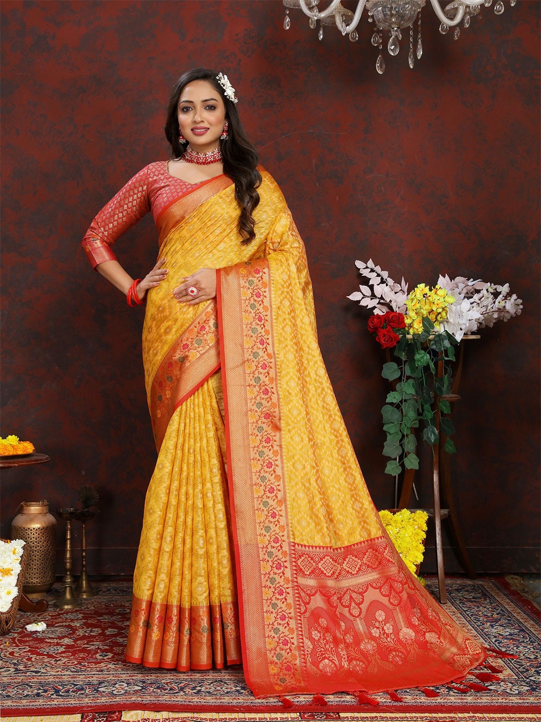 

LeeliPeeri Designer Woven Design Zari Silk Blend Paithani Saree, Yellow