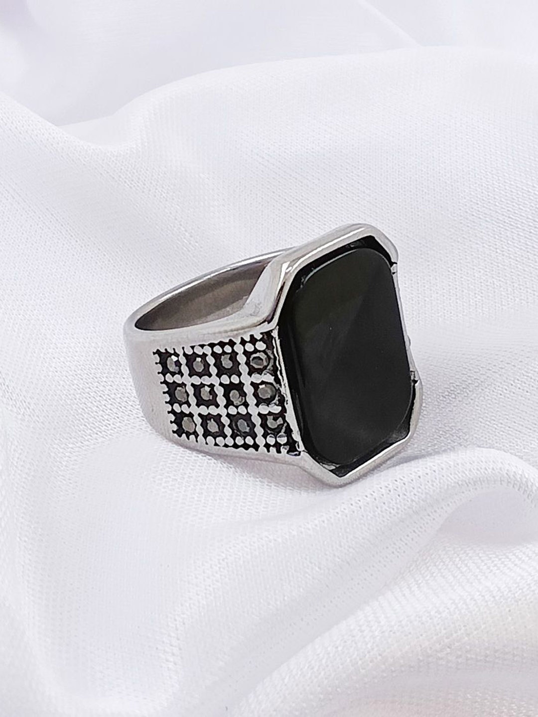 

Saizen Men 925 Sterling Silver-Plated Onyx Stones Studded Finger Ring