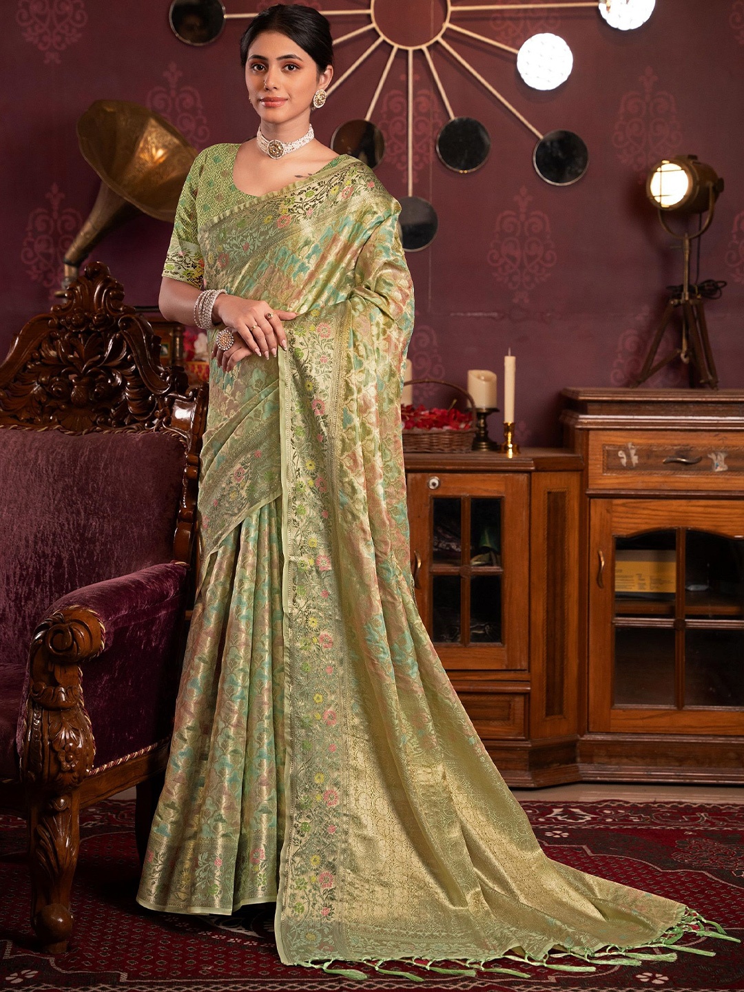 

MAHALASA Ethnic Motifs Woven Design Zari Organza Banarasi Saree, Green