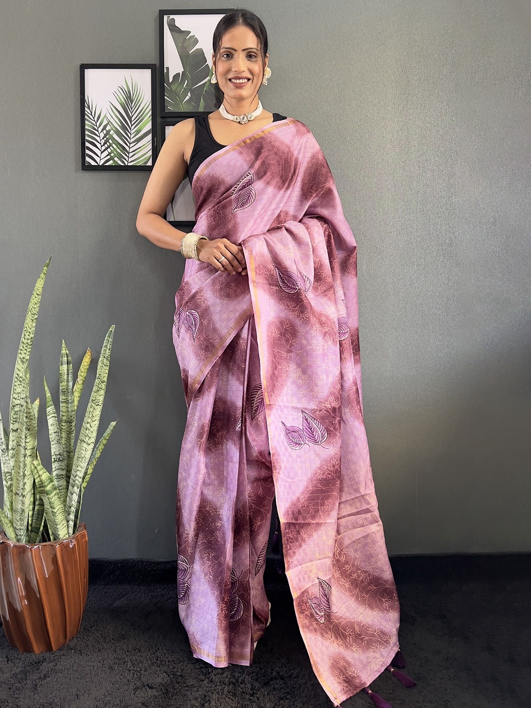 

JULEE Abstract Printed Zari Ready to Wear Saree, Purple