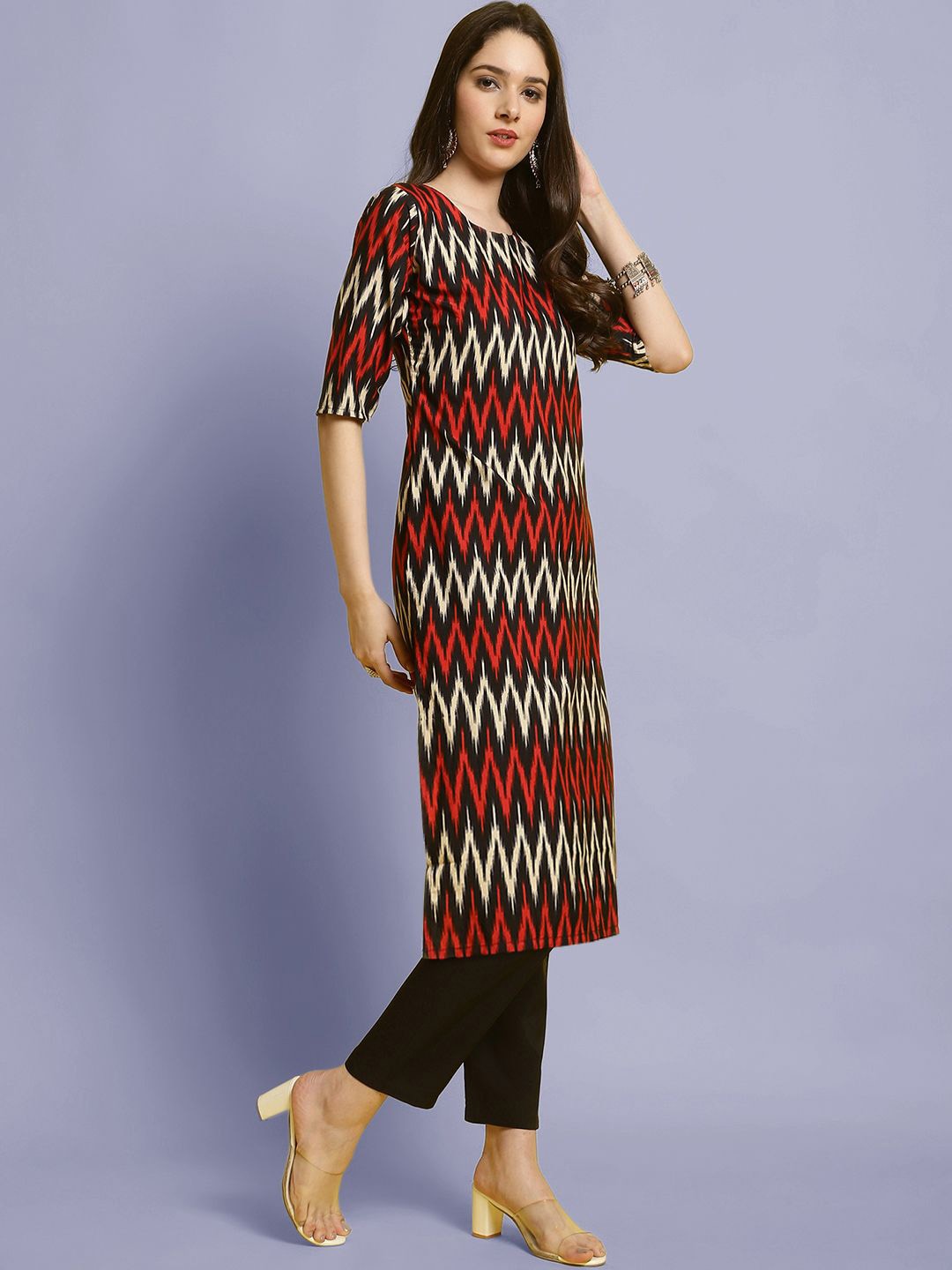 

Moda Rapido Chevron Printed Round Neck Straight Kurta With Trousers, Black