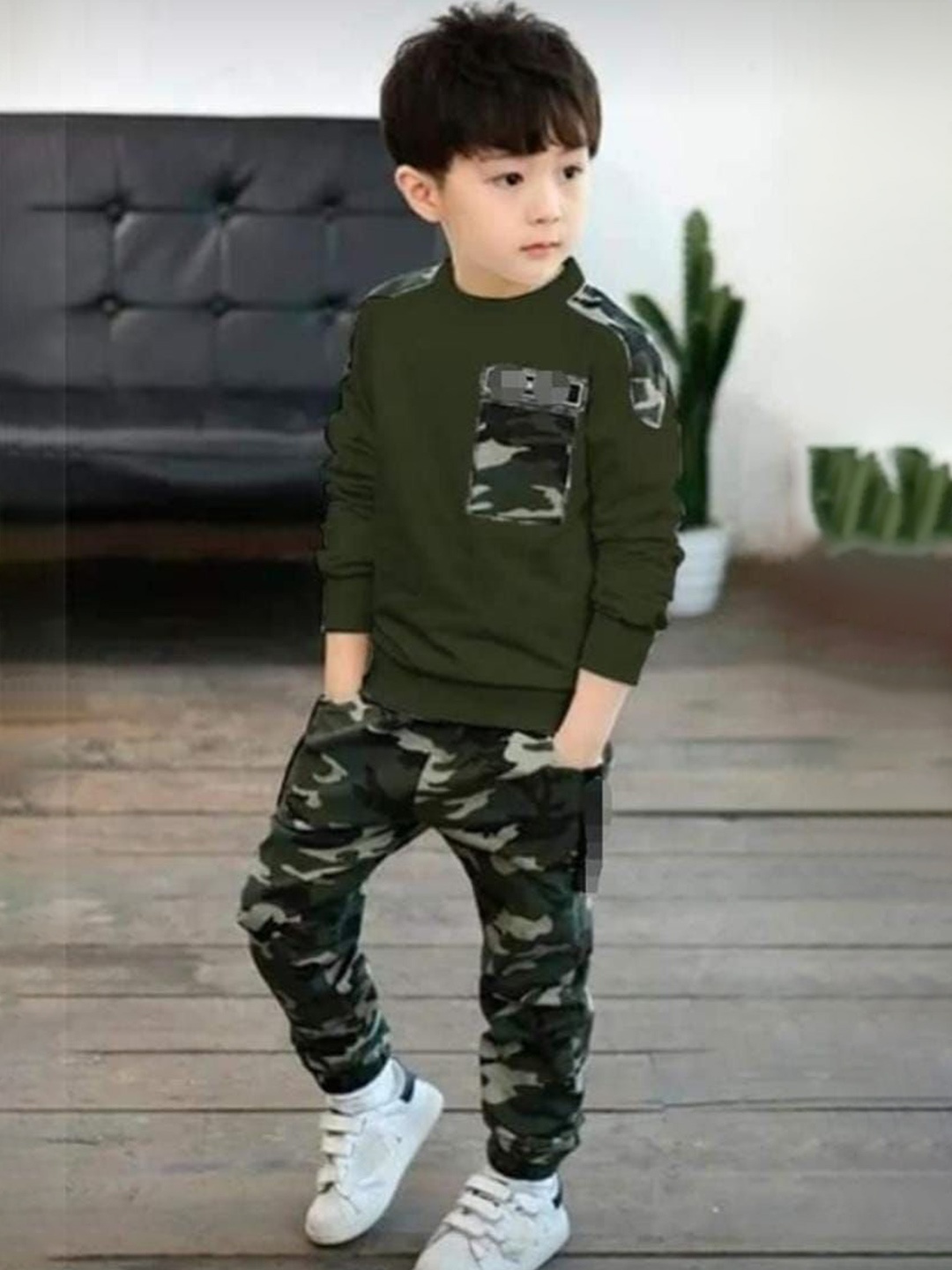 

HEERALI FASHION Boys Printed Sweatshirt With Jogger, Green