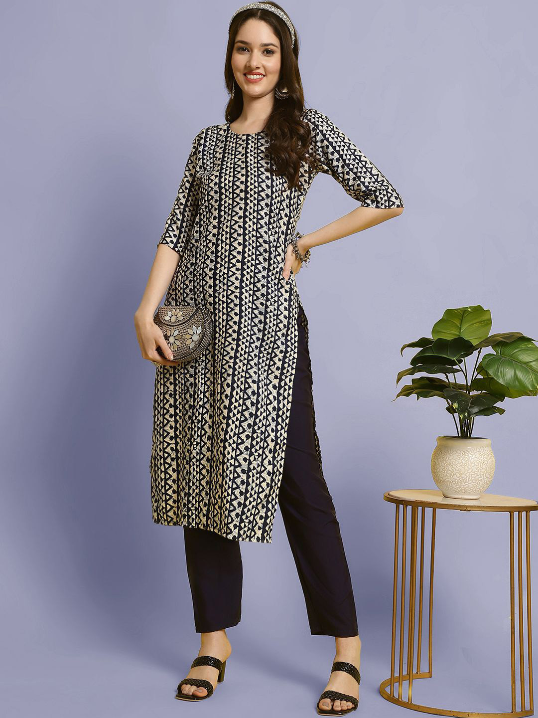 

Moda Rapido Geometric Printed Round Neck Straight Kurta With Trouser, Black