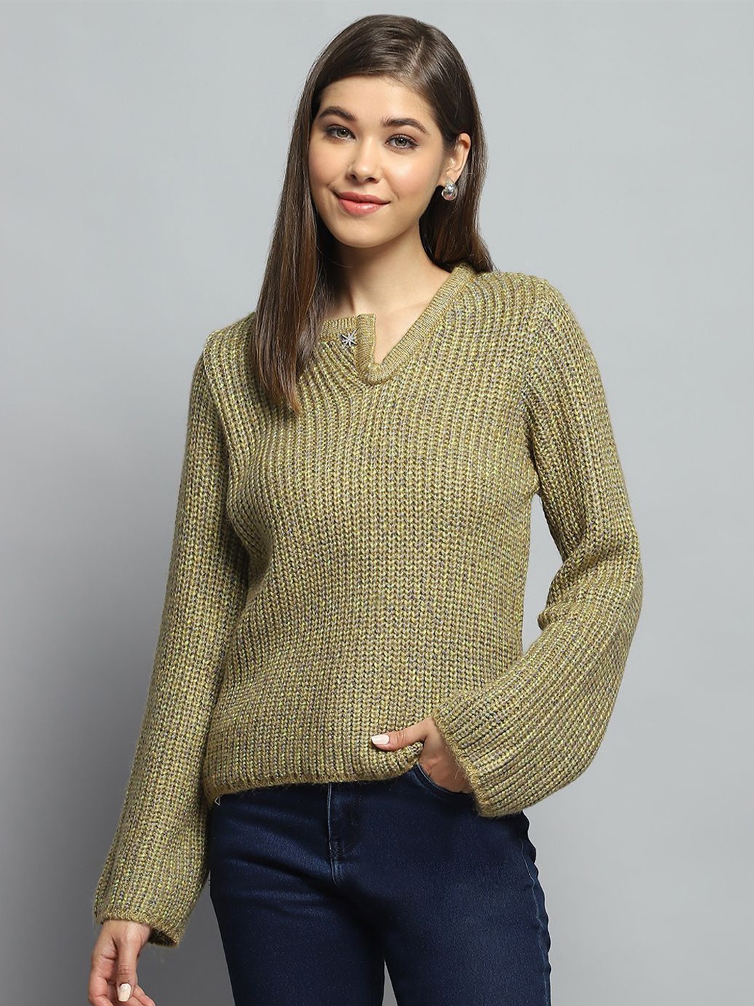 

Monte Carlo Women V-Neck Self Design Woollen Top, Olive