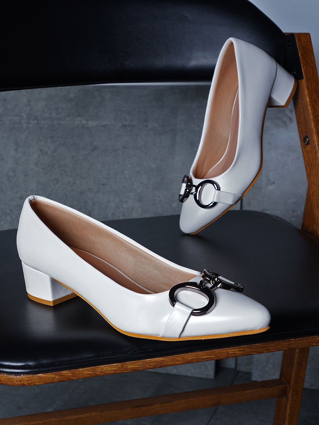

DressBerry PU Block Pumps, White