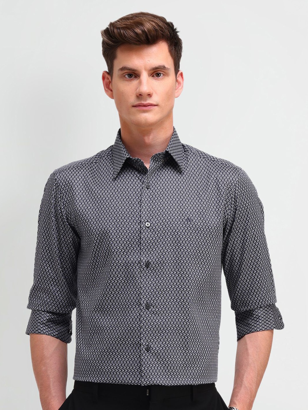 

Arrow New York Men Slim Fit Spread Collar Geometric Printed Cotton Casual Shirt, Black
