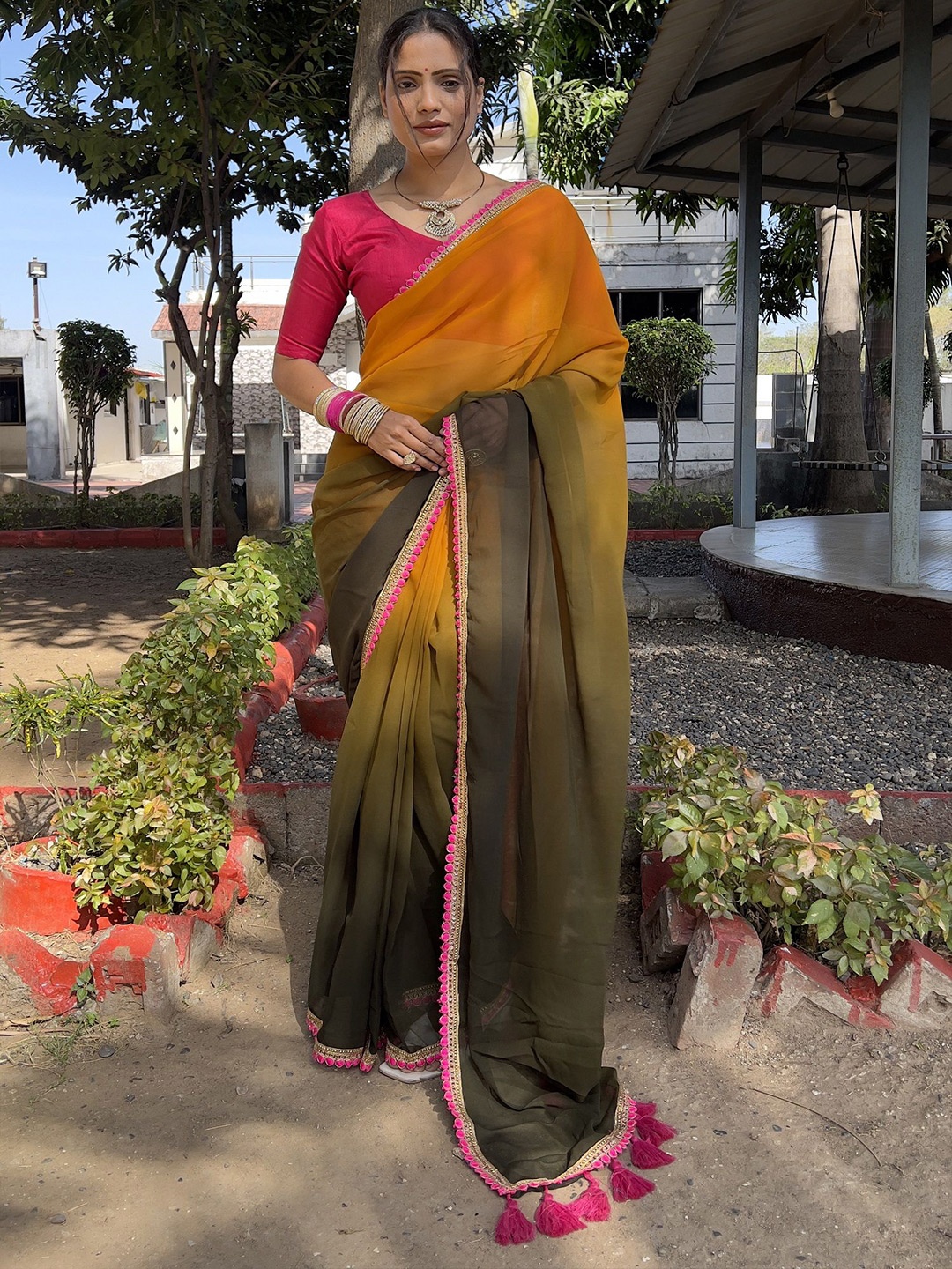 

LADY SHOPI Colourblocked Embroidered Pure Georgette Saree, Olive