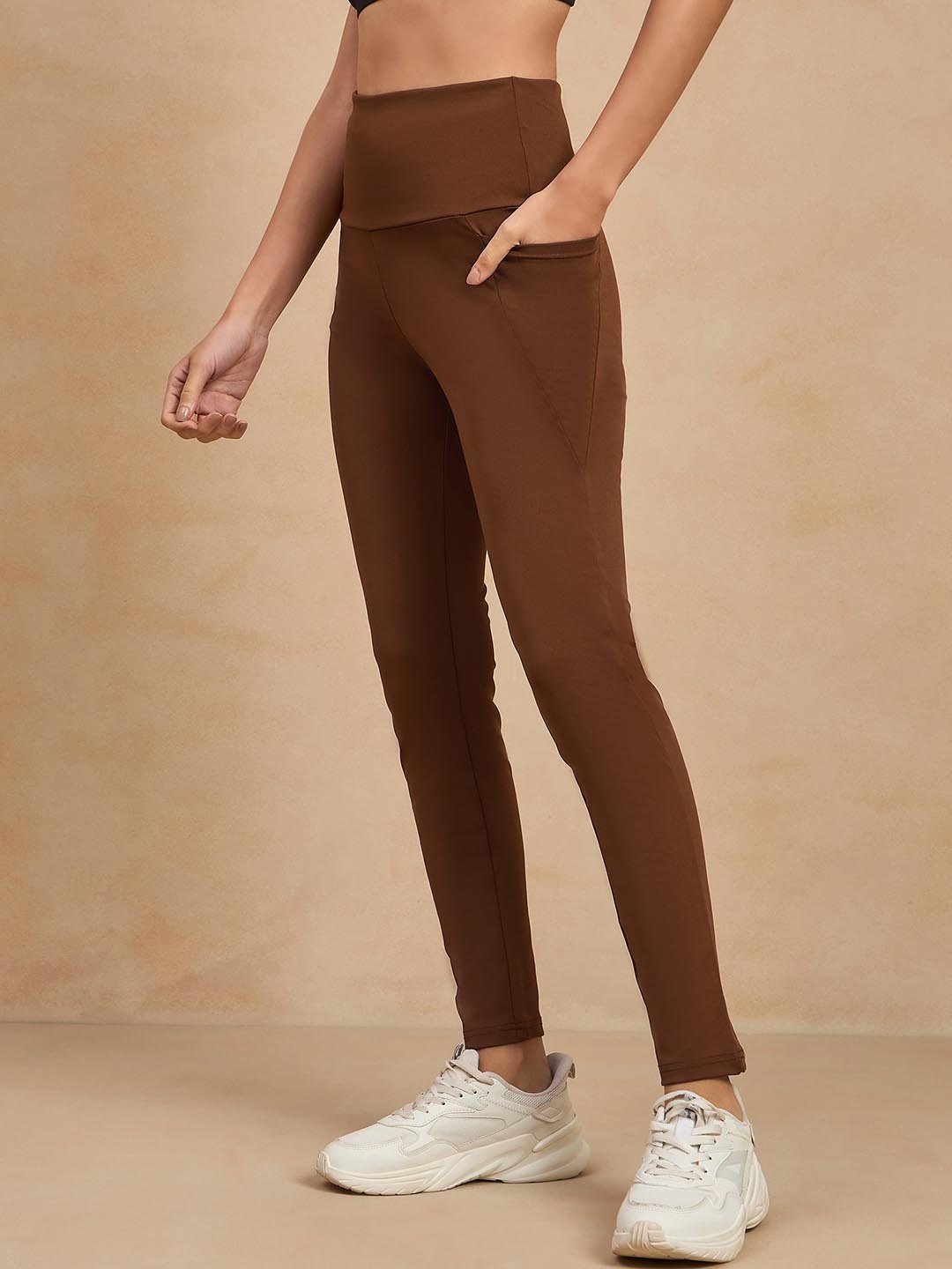 

COLOR CAPITAL Women Pack of 4 Skin Fit Antimicrobial Sports Tights, Khaki