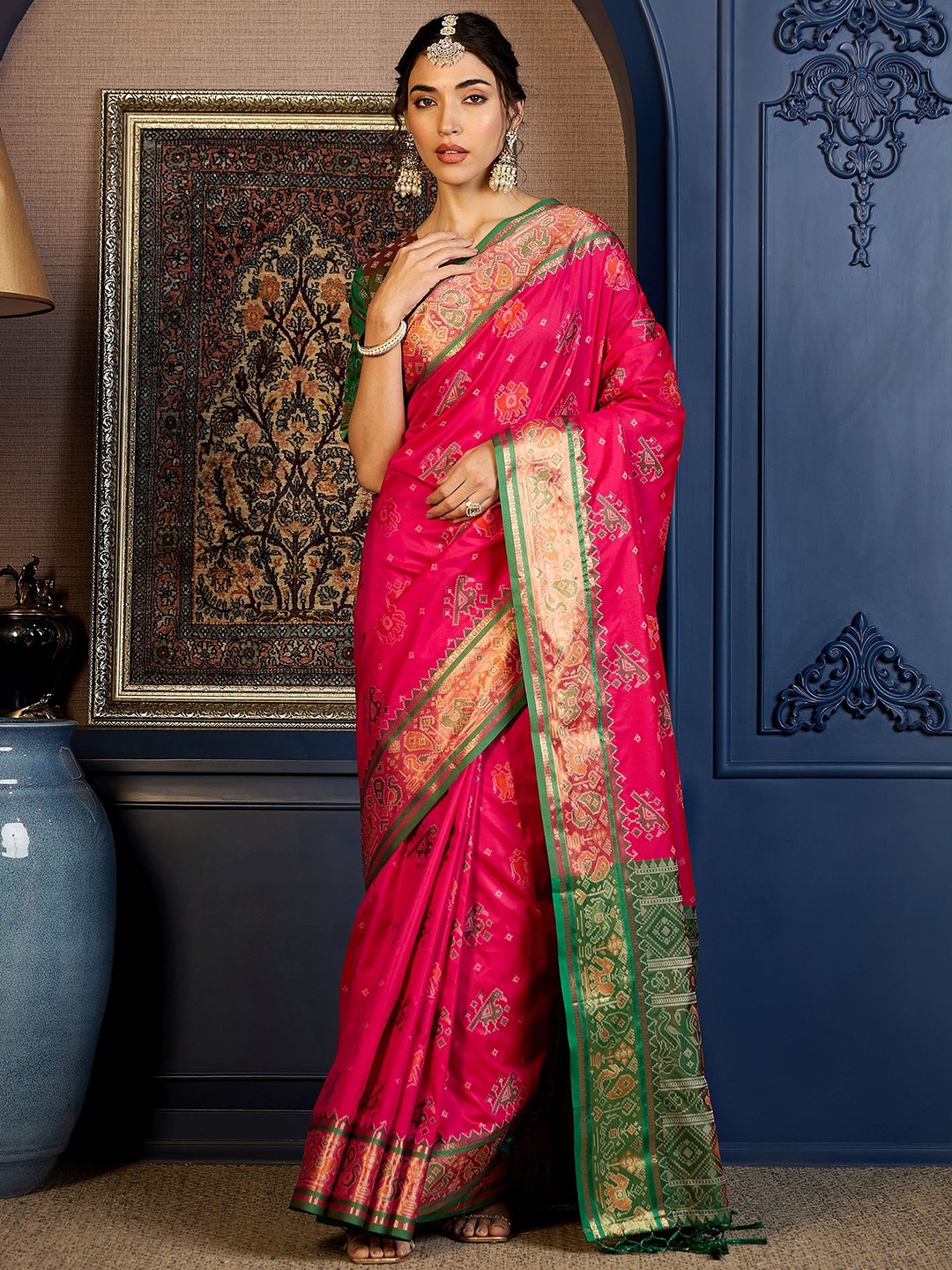 

Sangria Woven Design With Zari Saree With Unstitched Blouse, Pink