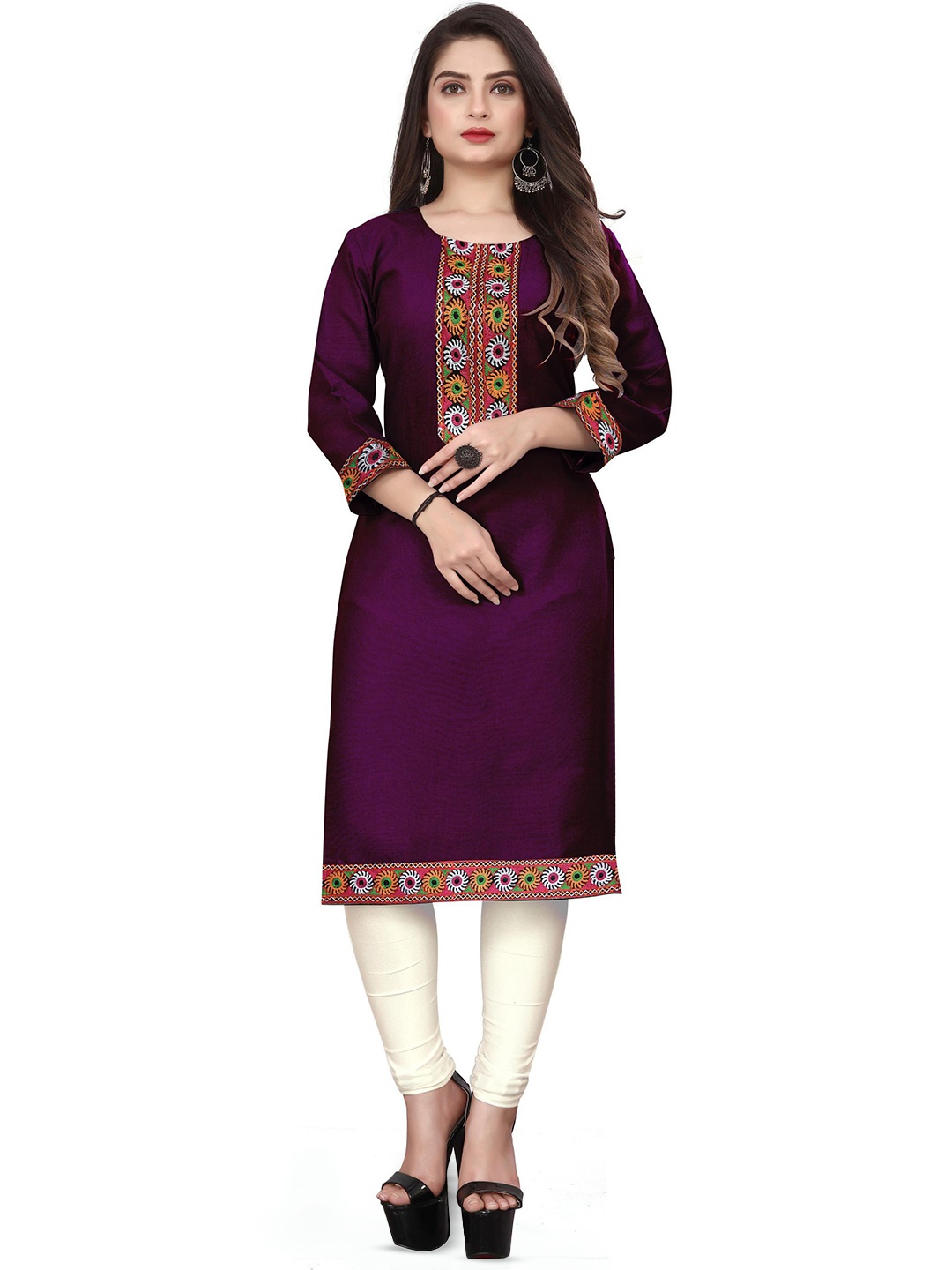 

HF HOLYDAY FASHION Floral Embroidered Round Neck Straight Kurta, Purple
