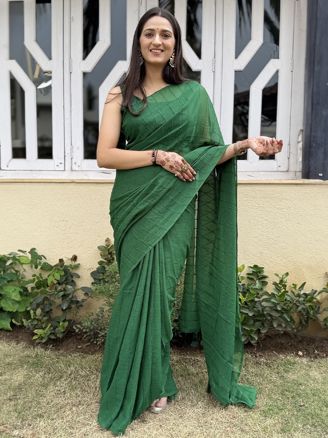 

JULEE Women Striped Pure Chiffon Saree, Green