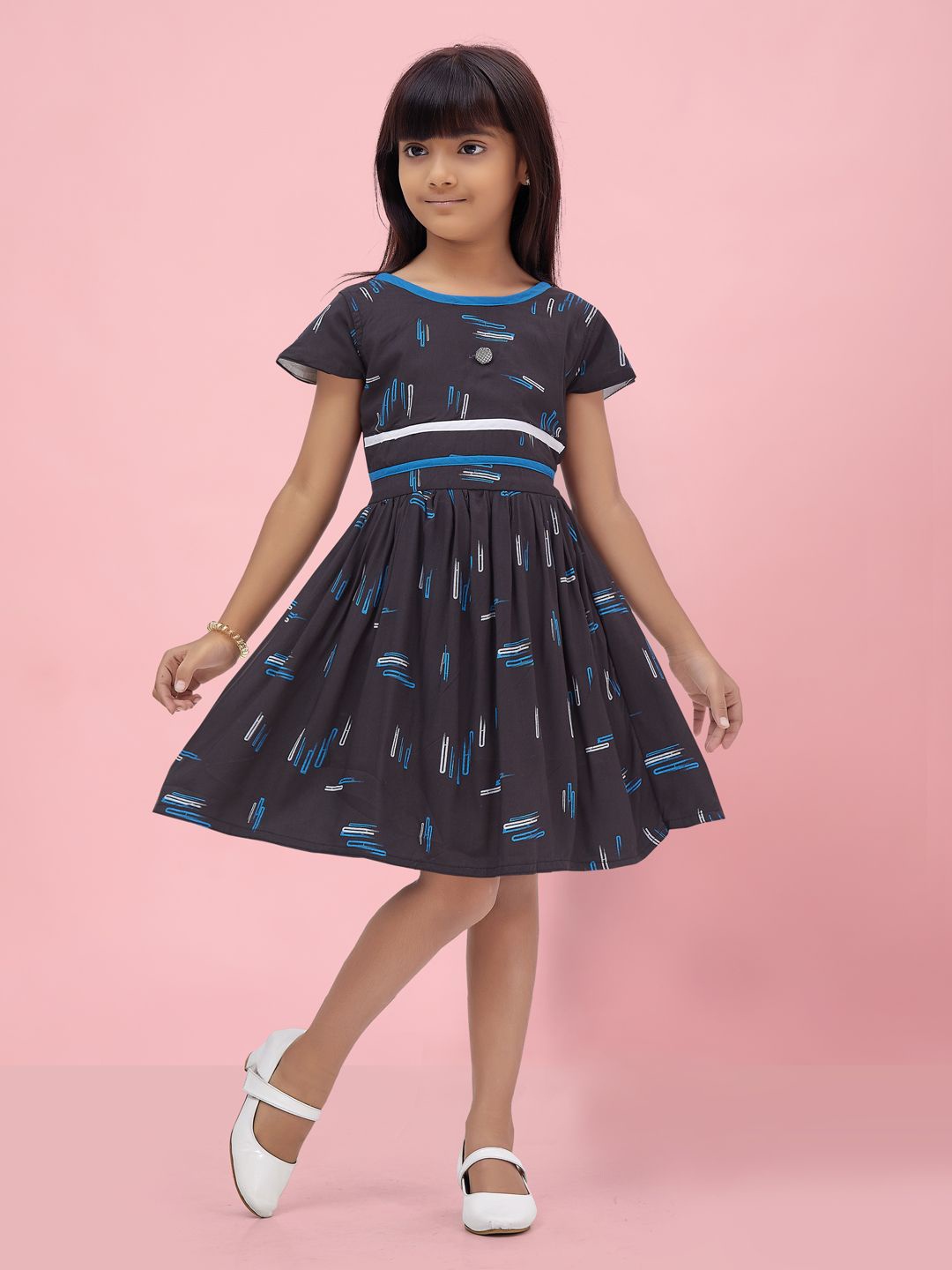 

Sangria Girls Printed Frock, Black