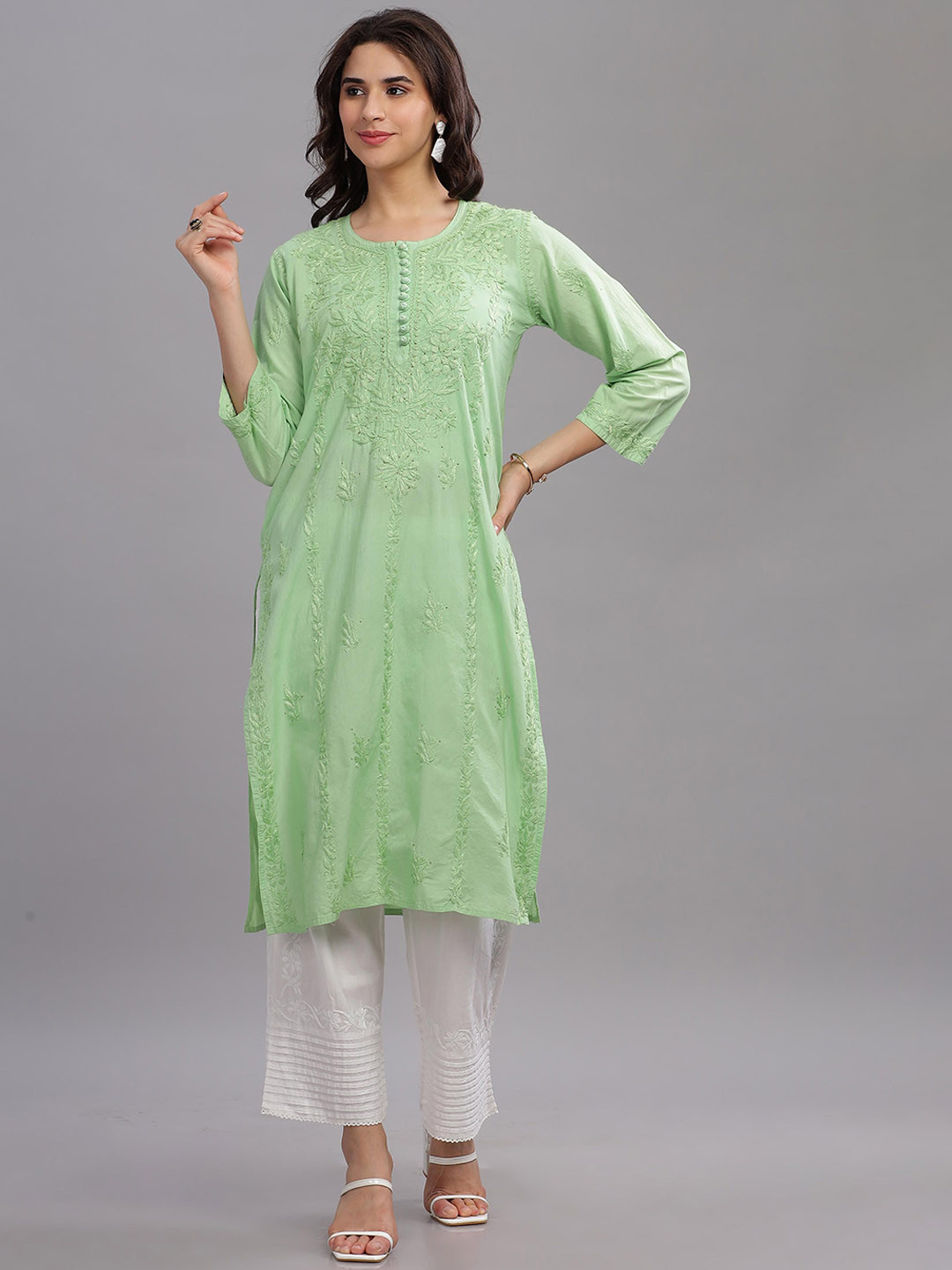 

Club Loom Floral Chikankari Round Neck Straight Pure Cotton Kurta, Green