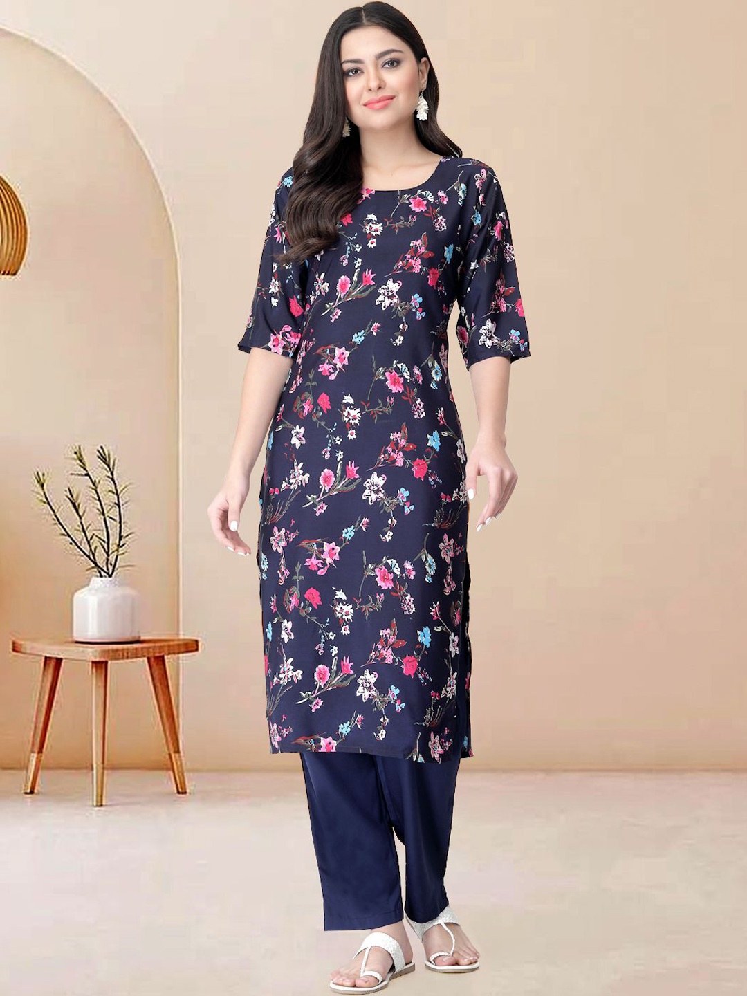

Moda Rapido Floral Printed Round Neck Straight Kurta With Trousers, Blue
