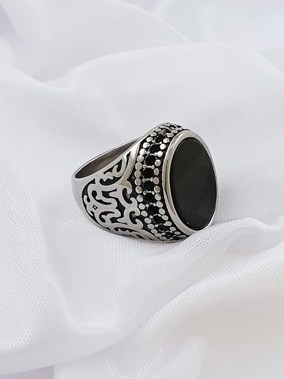 

Saizen Men And Boys 925 Sterling Silver Silver-Plated Onyx Stone Studded Finger Ring