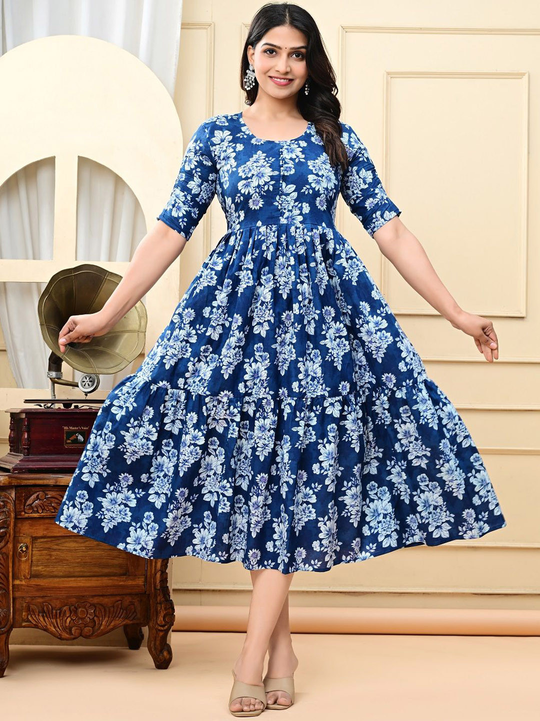 

Aasira Floral Printed Round Neck Anarkali Kurta, Blue