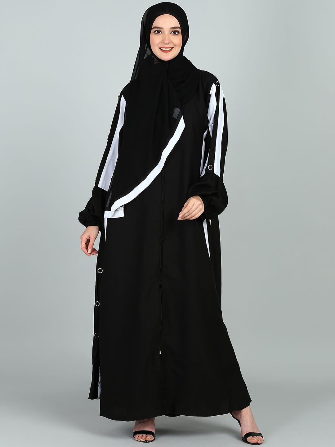 

BROKE BRAND Striped Mandarin Collar Neck Abaya, Black