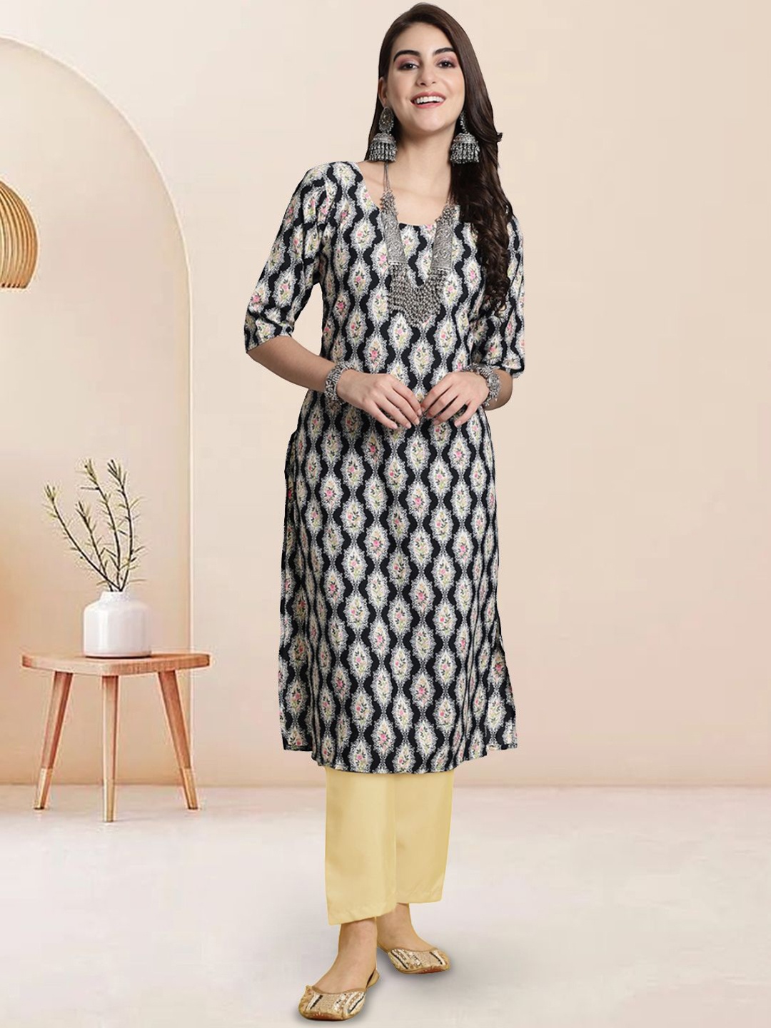

Moda Rapido Floral Printed Round Neck Straight Kurta With Trouser, Black