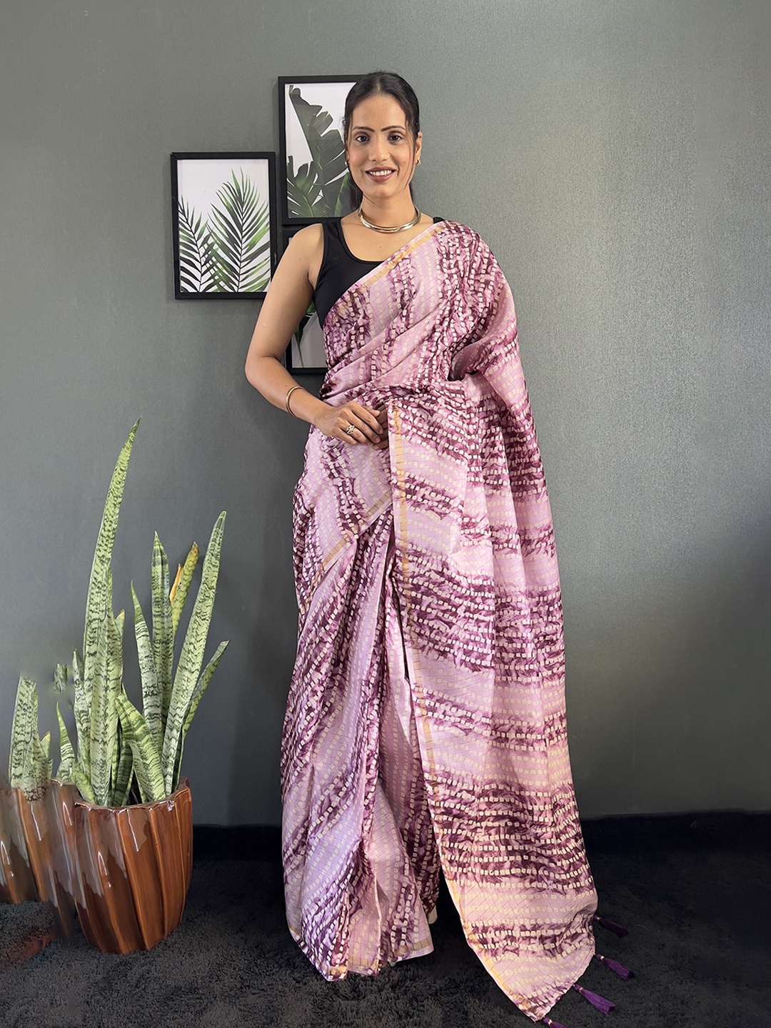 

LADY SHOPI Bandhani Ready to Wear Saree, Purple