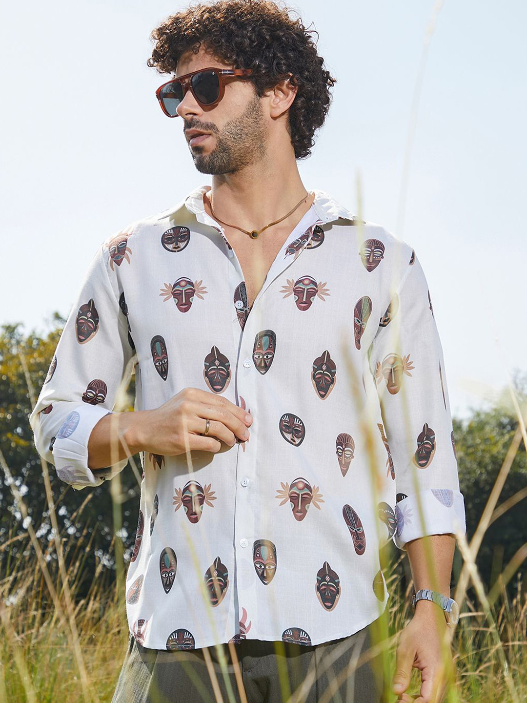 

Campus Sutra Men Comfort Fit Spread Collar Conversational Printed Casual Shirt, White