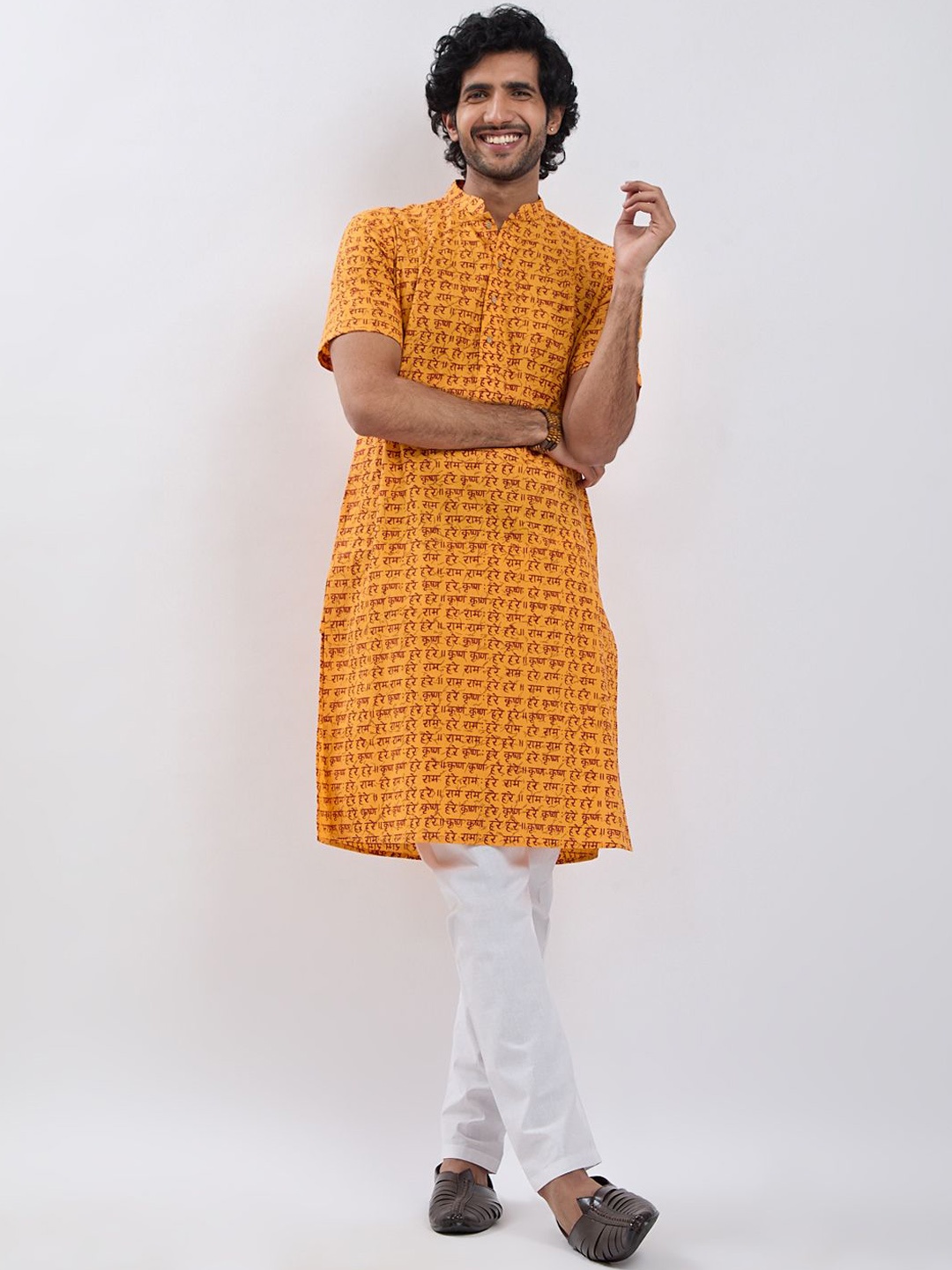 

VASTRAMAY Hare Krishna Hare Ram Printed Pure Cotton Straight Kurta with Pyjamas, Mustard