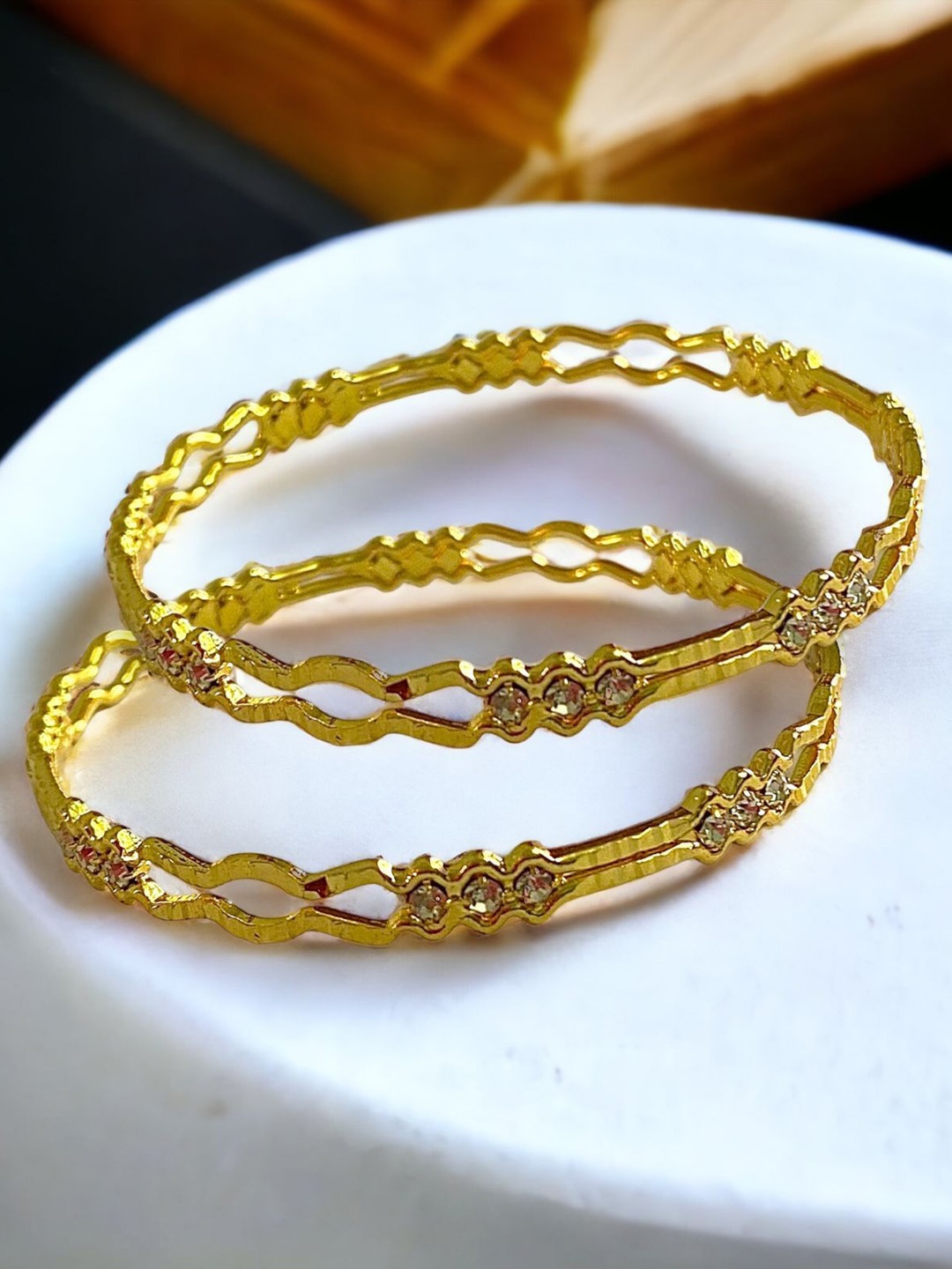 

AARTISAI Set Of 2 Gold-Plated Stones-Studded Bangles