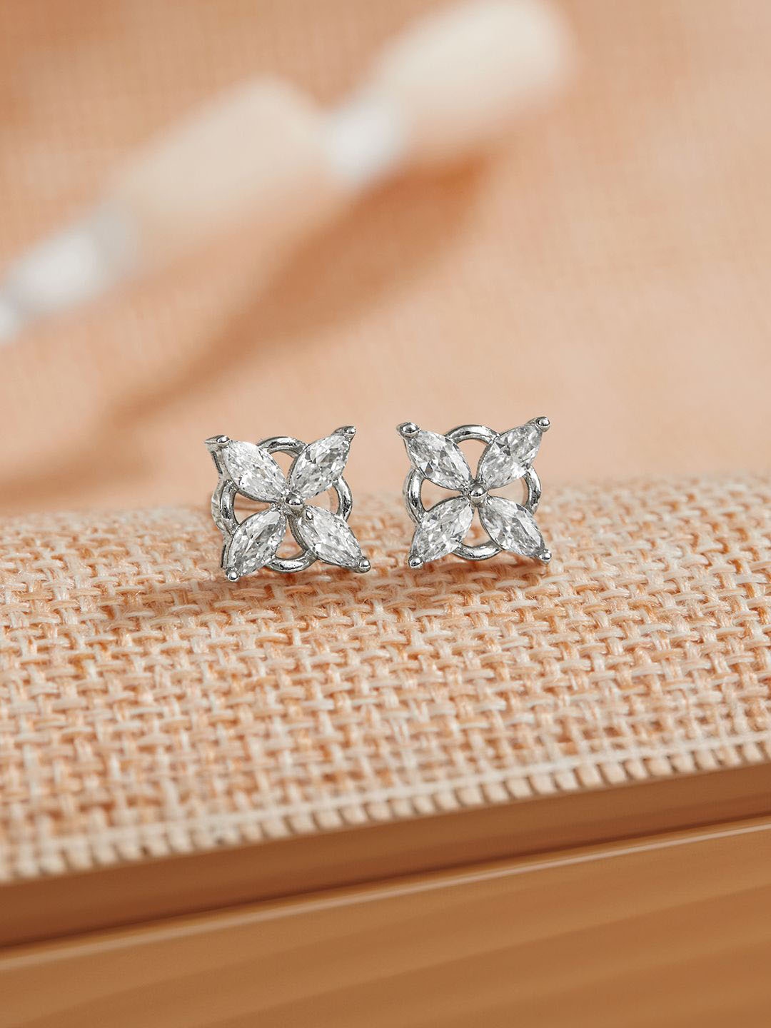 

SARAF SILVERETZ 925 Sterling Silver Classic Studs Earrings