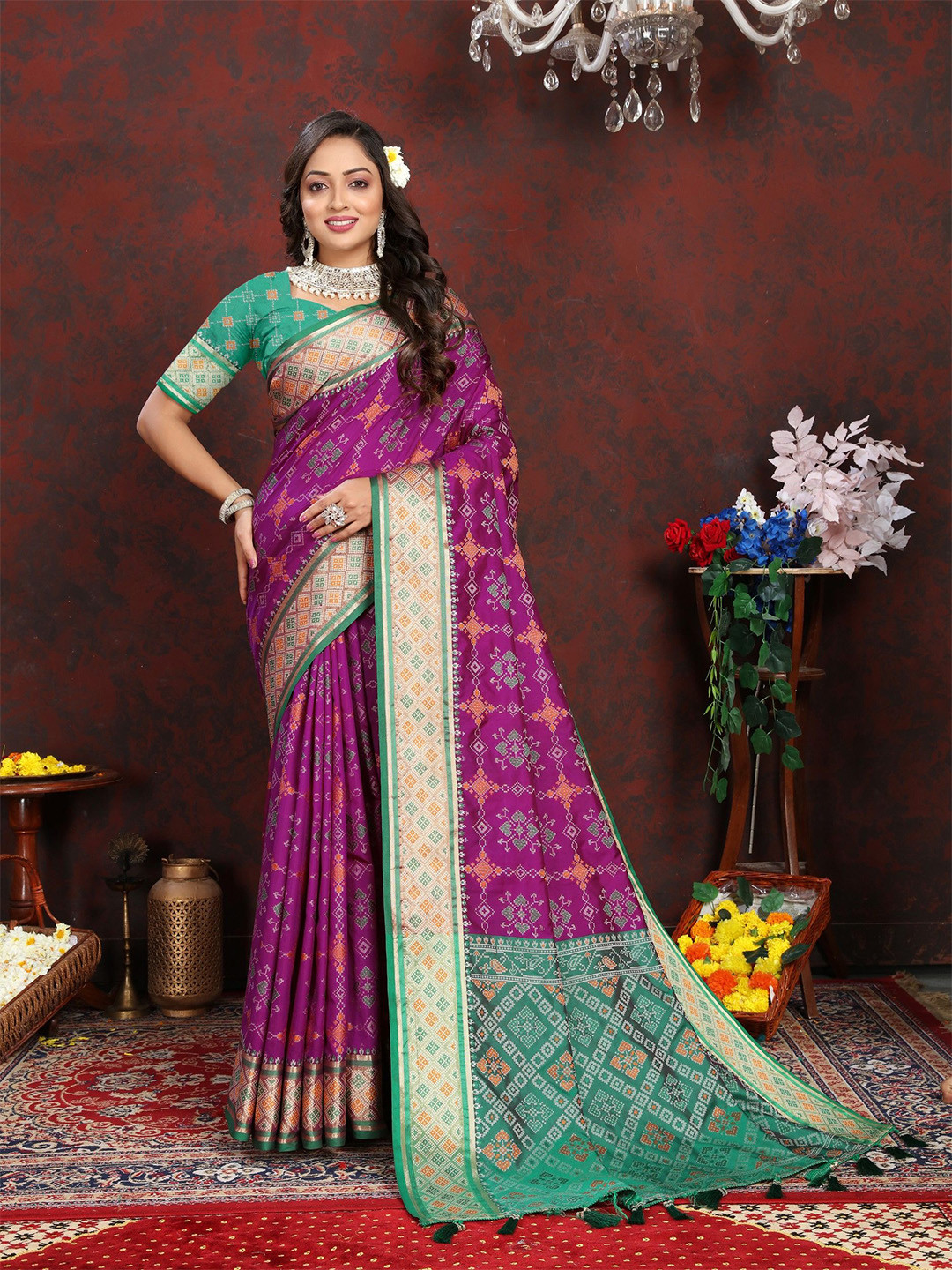 

LeeliPeeri Designer Woven Design Zari Silk Blend Patola Saree, Purple