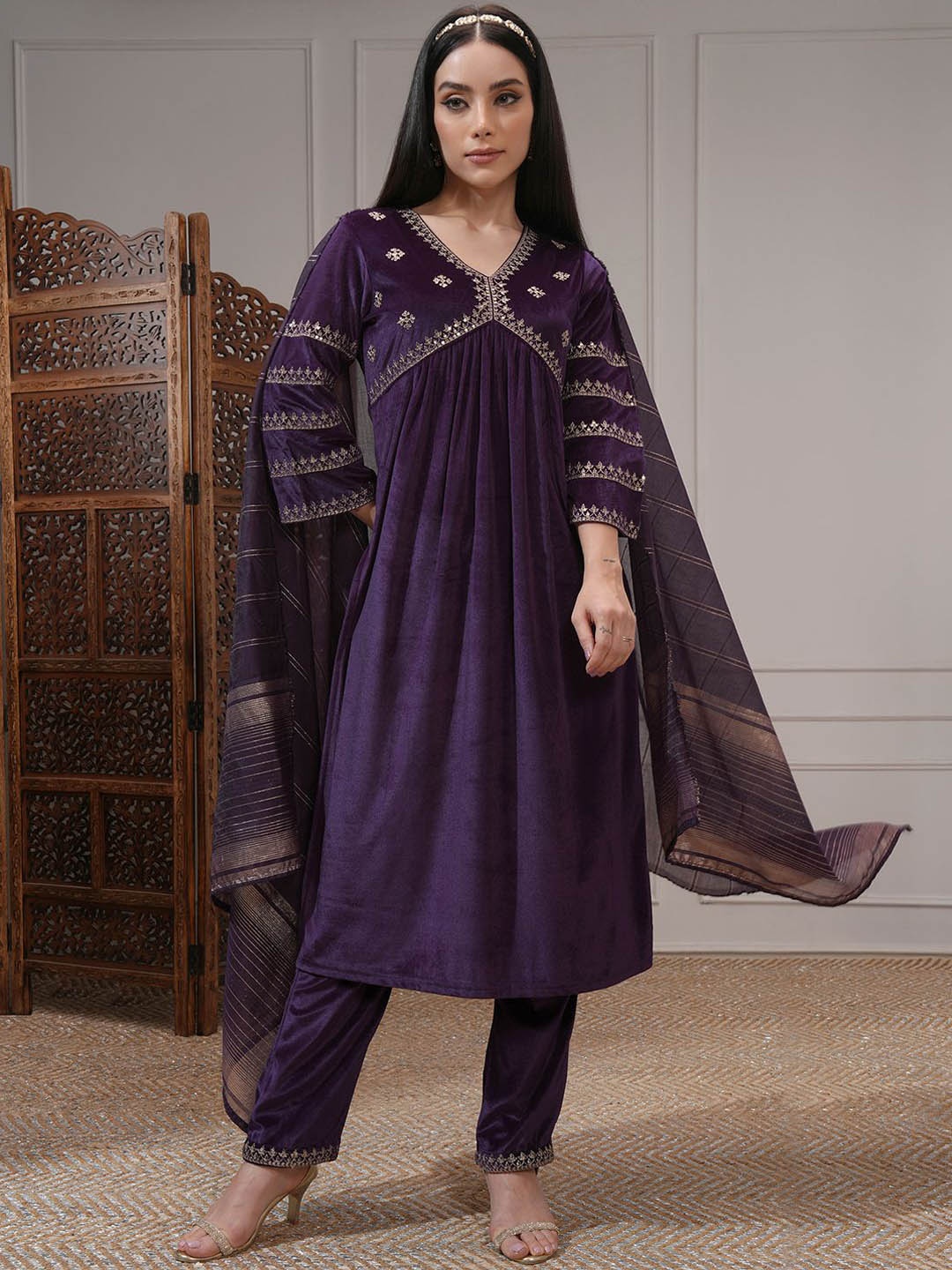 

Vishudh Women Ethnic Motifs Yoke Design Regular Sequinned Kurta with Trousers & With Dupatta, Purple