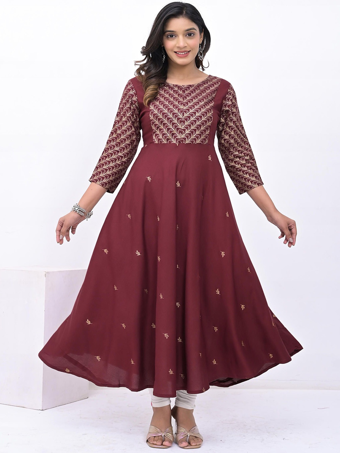 

KASHISHIYA Geometric Printed Round Neck Anarkali Kurta, Maroon