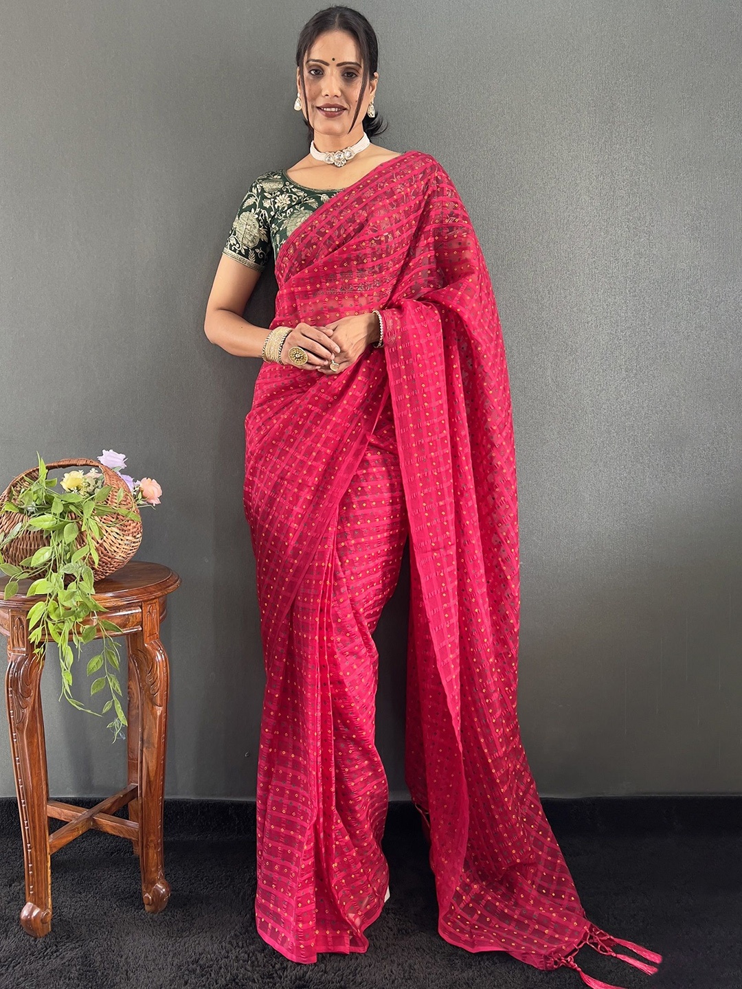 

Aika Bandhani Printed Pure Chiffon Saree, Pink