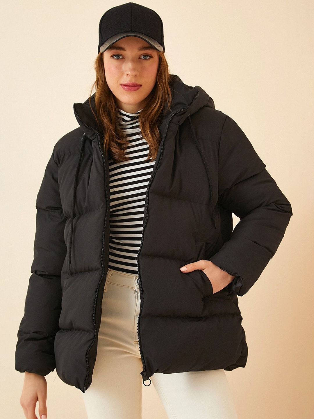 

Happiness istanbul Women Hooded Solid Casual Puffer Jacket, Black