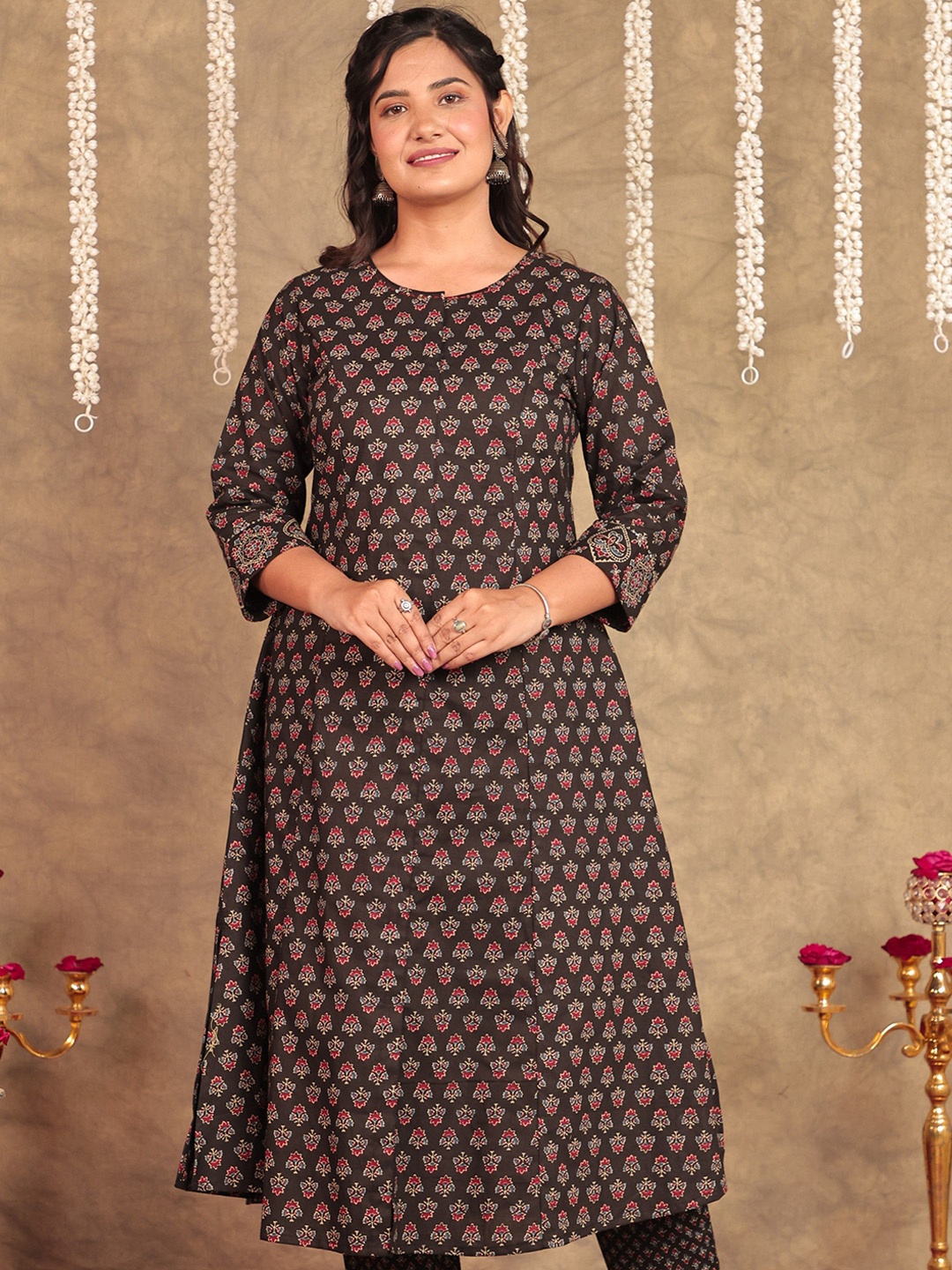 

Aramya Floral Printed Pure Cotton A-Line Kurtas, Black