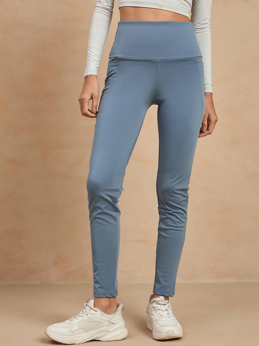 

COLOR CAPITAL Women Pack of 4 Skin Fit Ankle Length Antimicrobial Sports Tights, Lavender