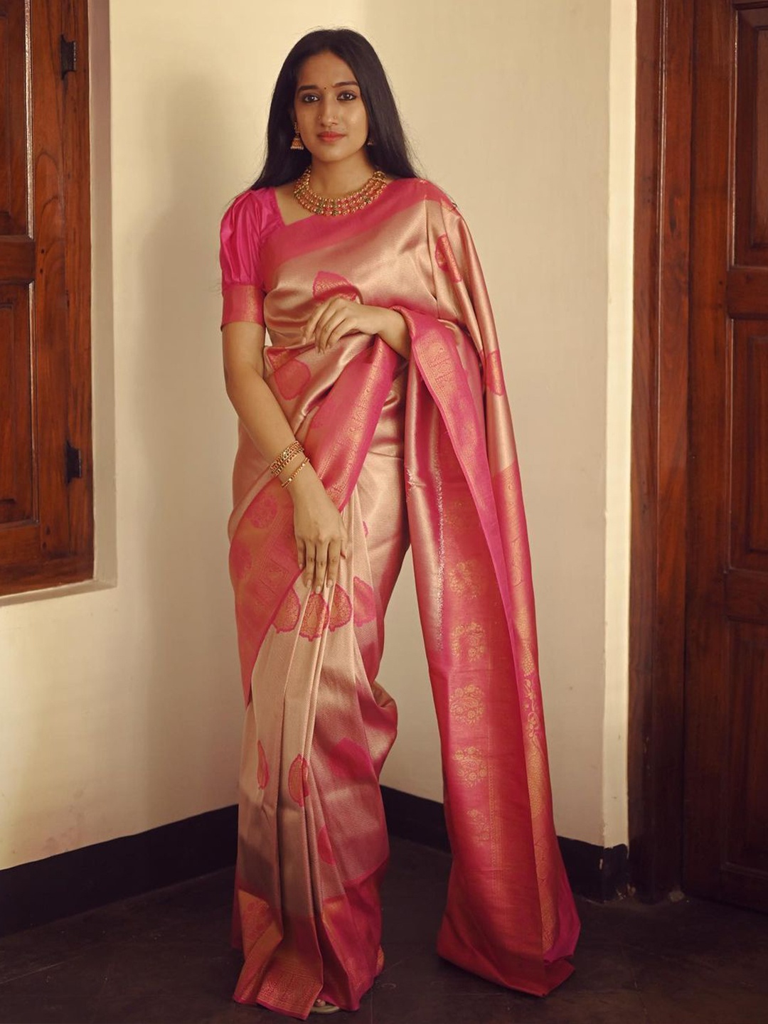 

Krimmple Woven Design Zari Silk Blend Saree, Pink