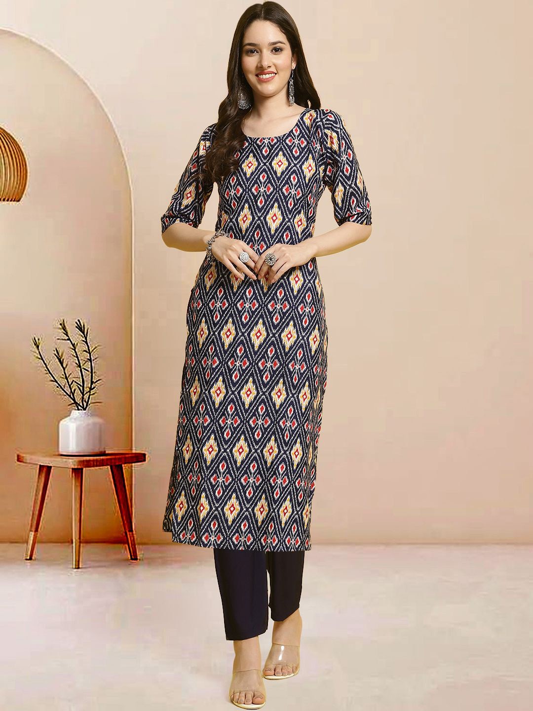 

Moda Rapido Geometric Printed Round Neck Straight Kurta With Trousers, Black