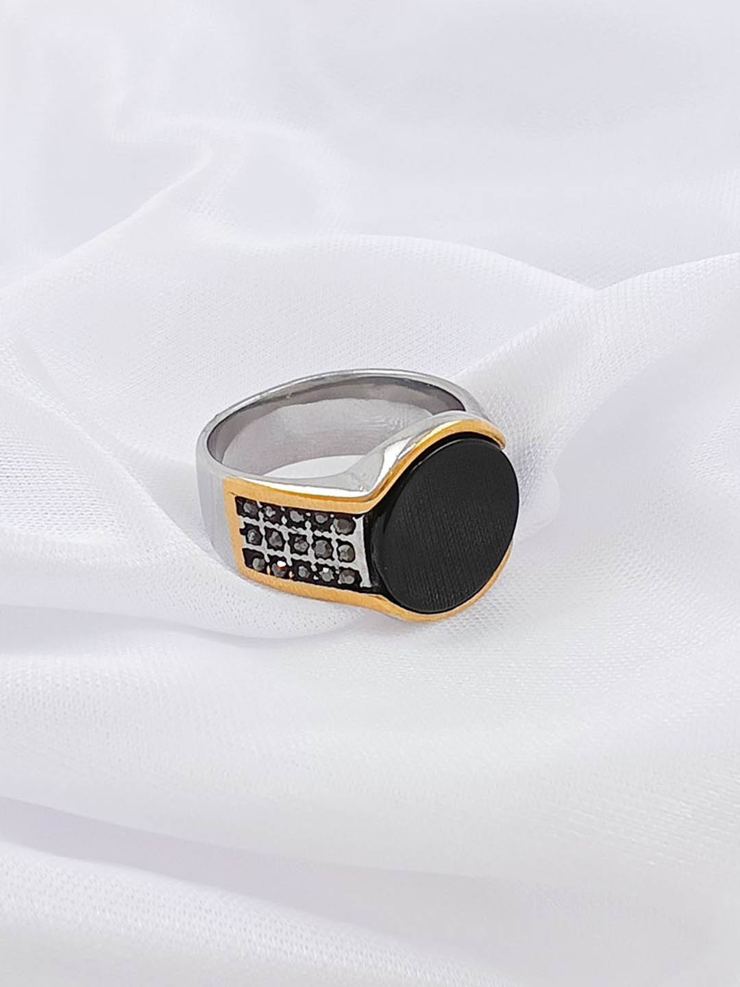 

Saizen 925 Sterling Silver Sliver-Plated Onyx Stone Studded Finger Ring