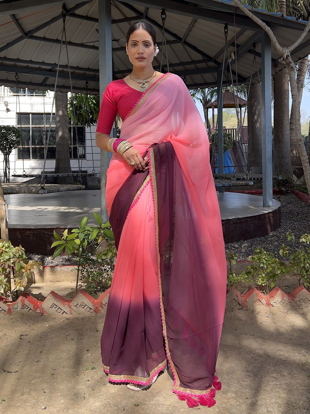 

LADY SHOPI Colourblocked Pure Georgette Ready to Wear Saree, Pink