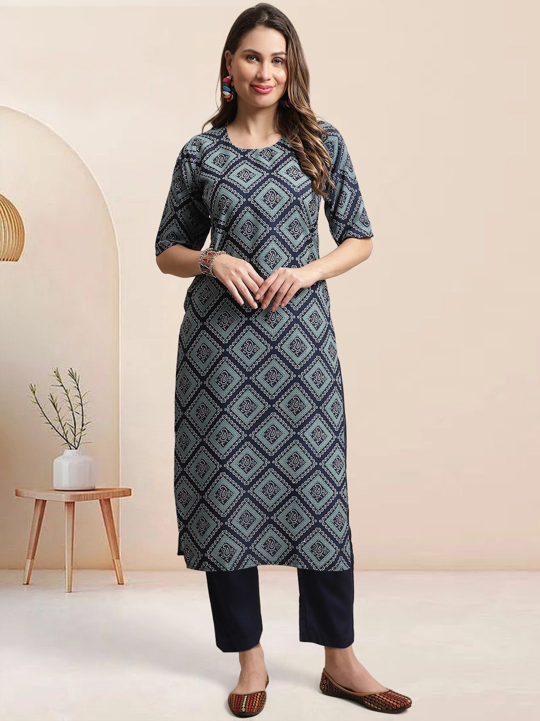 

Moda Rapido Ethnic Motifs Printed Round Neck Straight Kurta With Trousers, Blue
